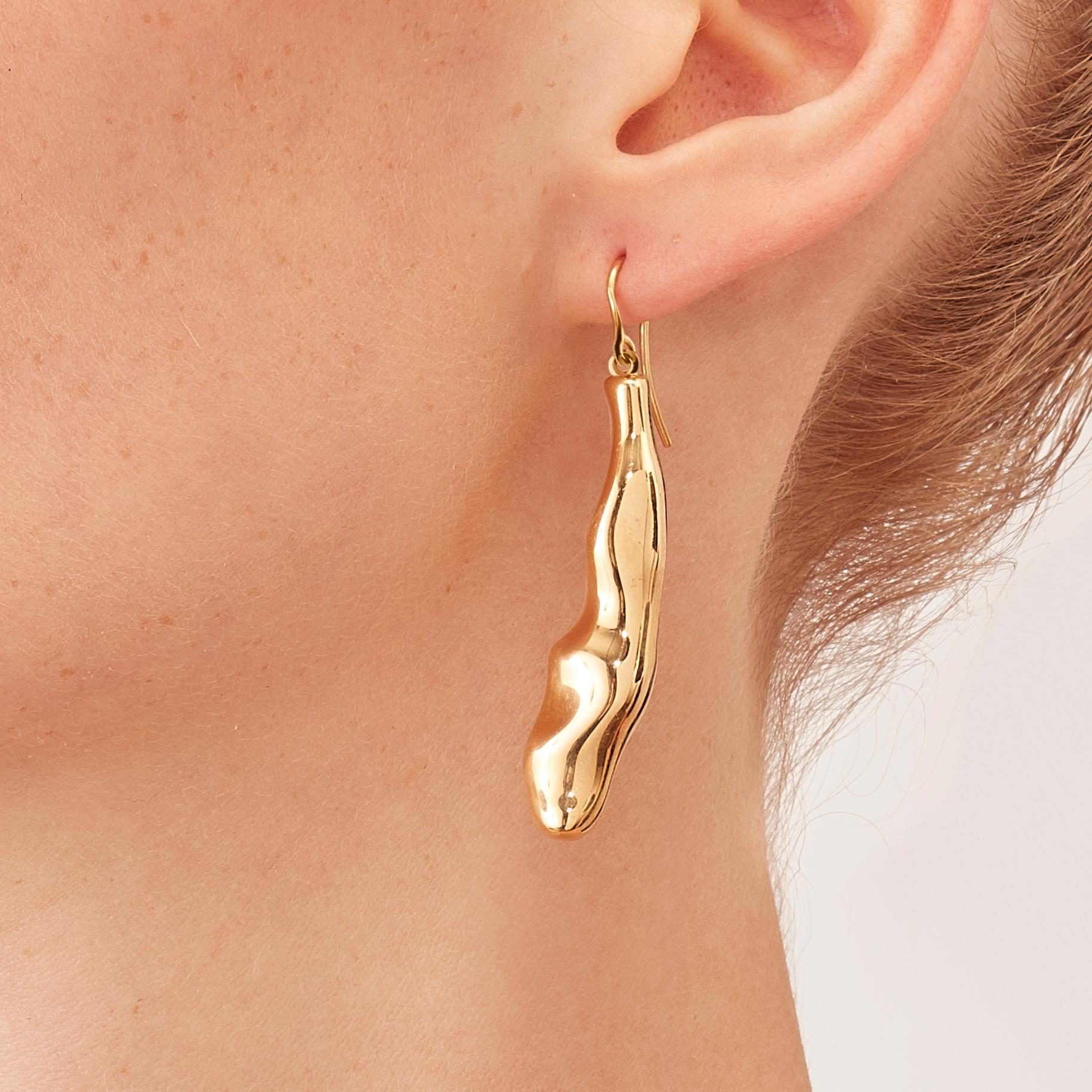 Made by hand in Nathalie Jean's Milan atelier in limited edition, the Mercure Contemporary Drop Dangle Earrings are in 18 karat rosé gold, a warm, sophisticated color close to yellow gold. Small, delicate, ebbing sculptures with seemingly random