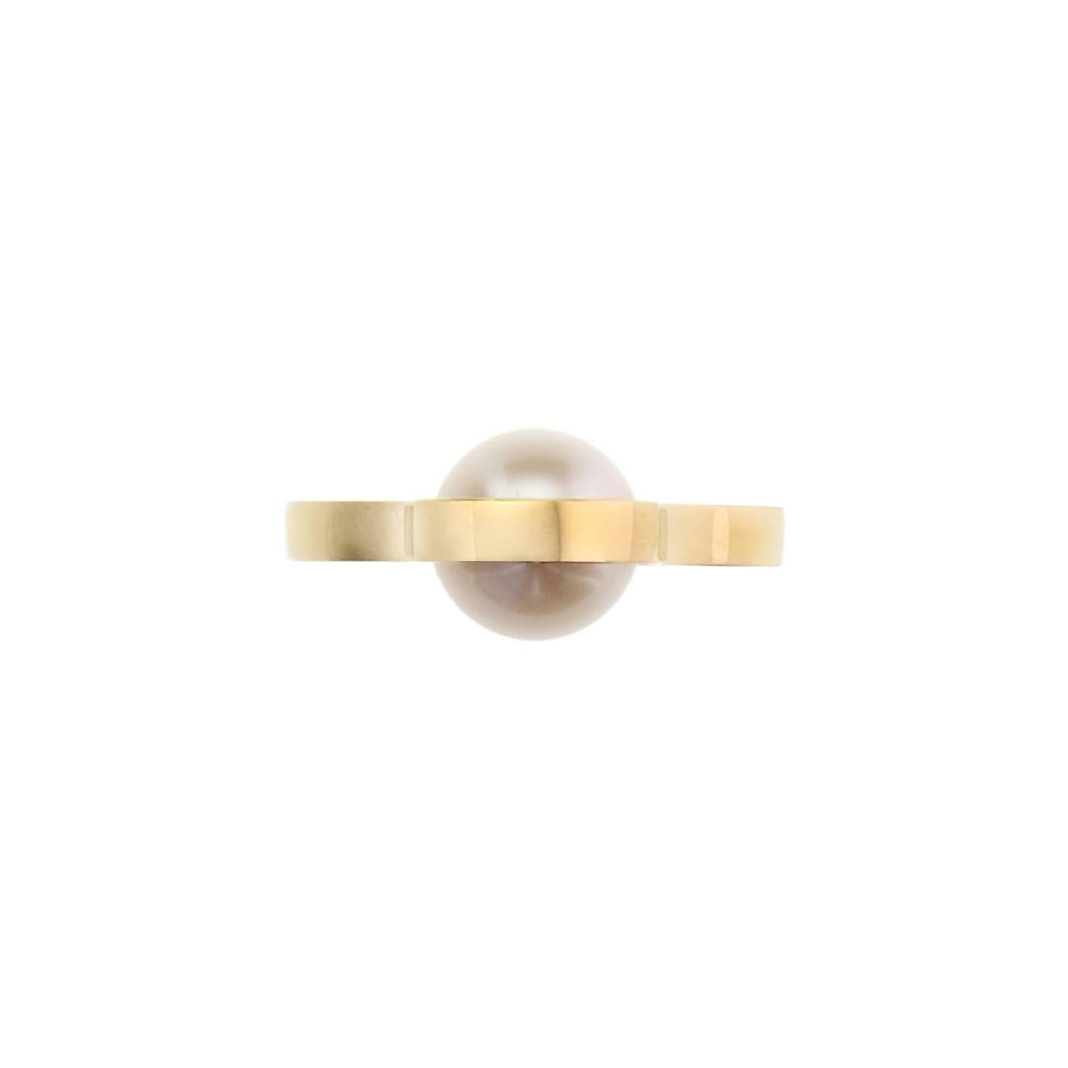 Uncut Nathalie Jean Contemporary Japanese Cultured Pearl 18 Karat Yellow Gold Ring For Sale