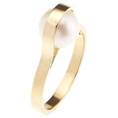 Nathalie Jean Contemporary Japanese Cultured Pearl 18 Karat Yellow Gold Ring