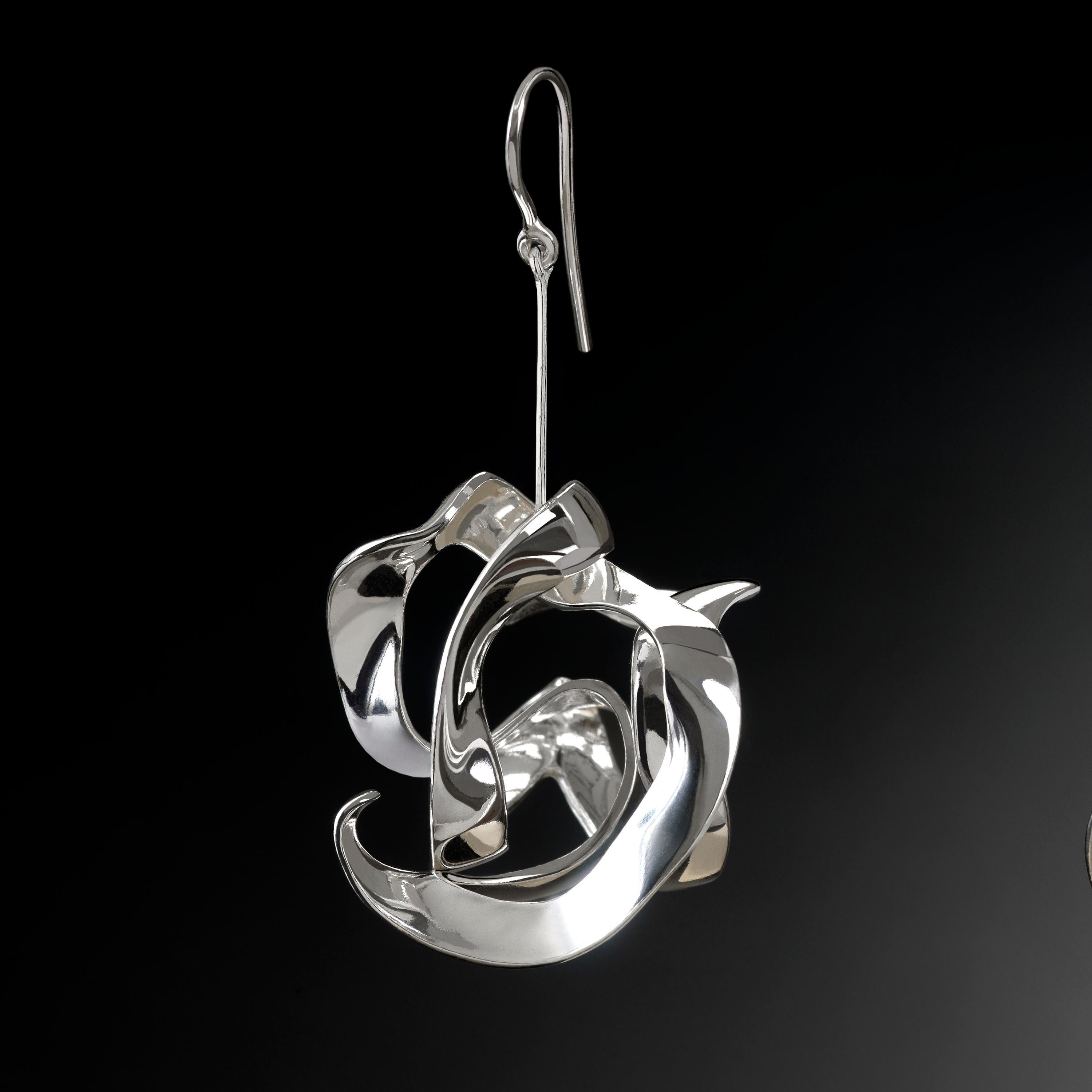 Nathalie Jean Pendants d'oreilles sculpture contemporains en argent sterling en forme de goutte Unisexe en vente