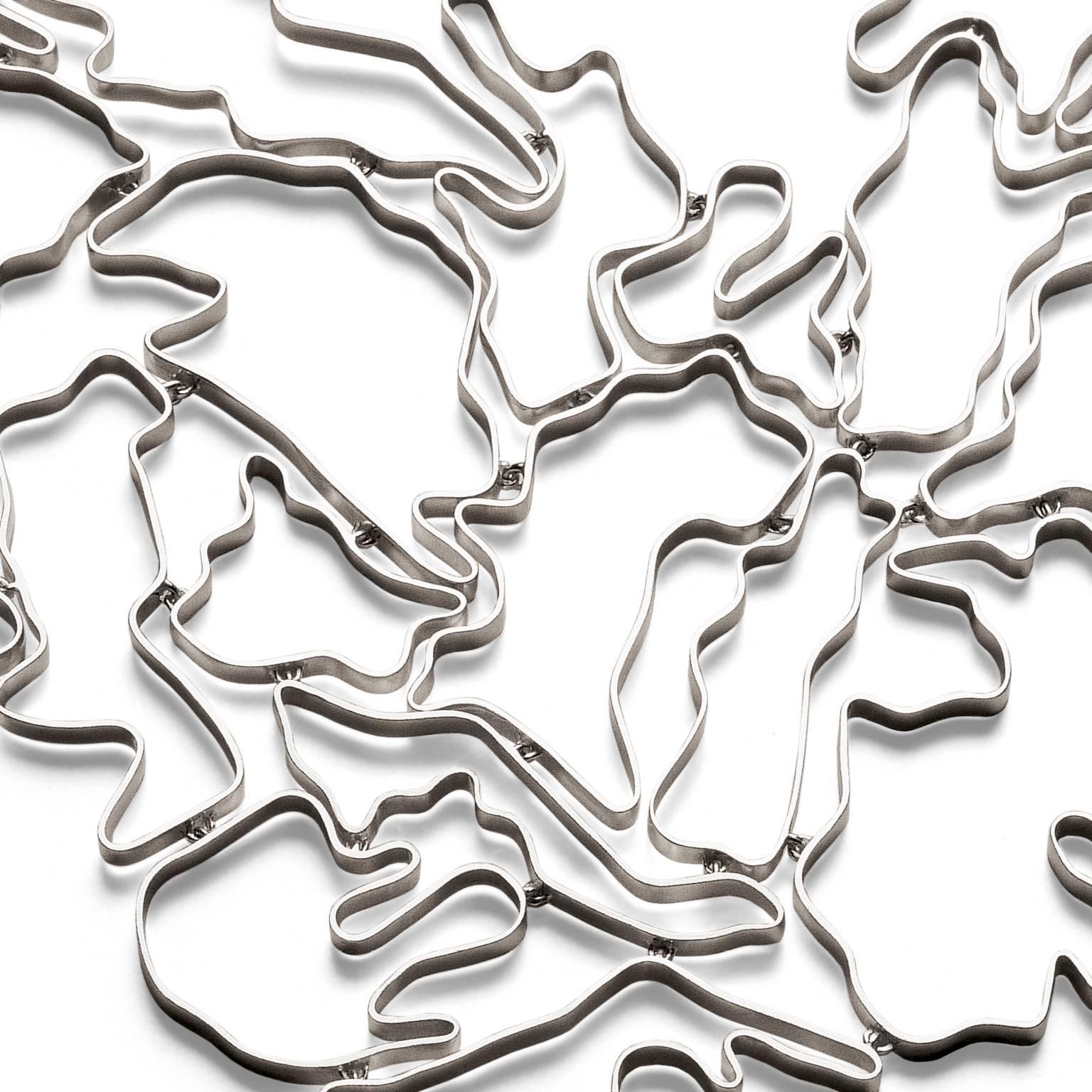 Nathalie Jean Contemporary Sterling Silver Limited Edition Drop Necklace (Zeitgenössisch) im Angebot