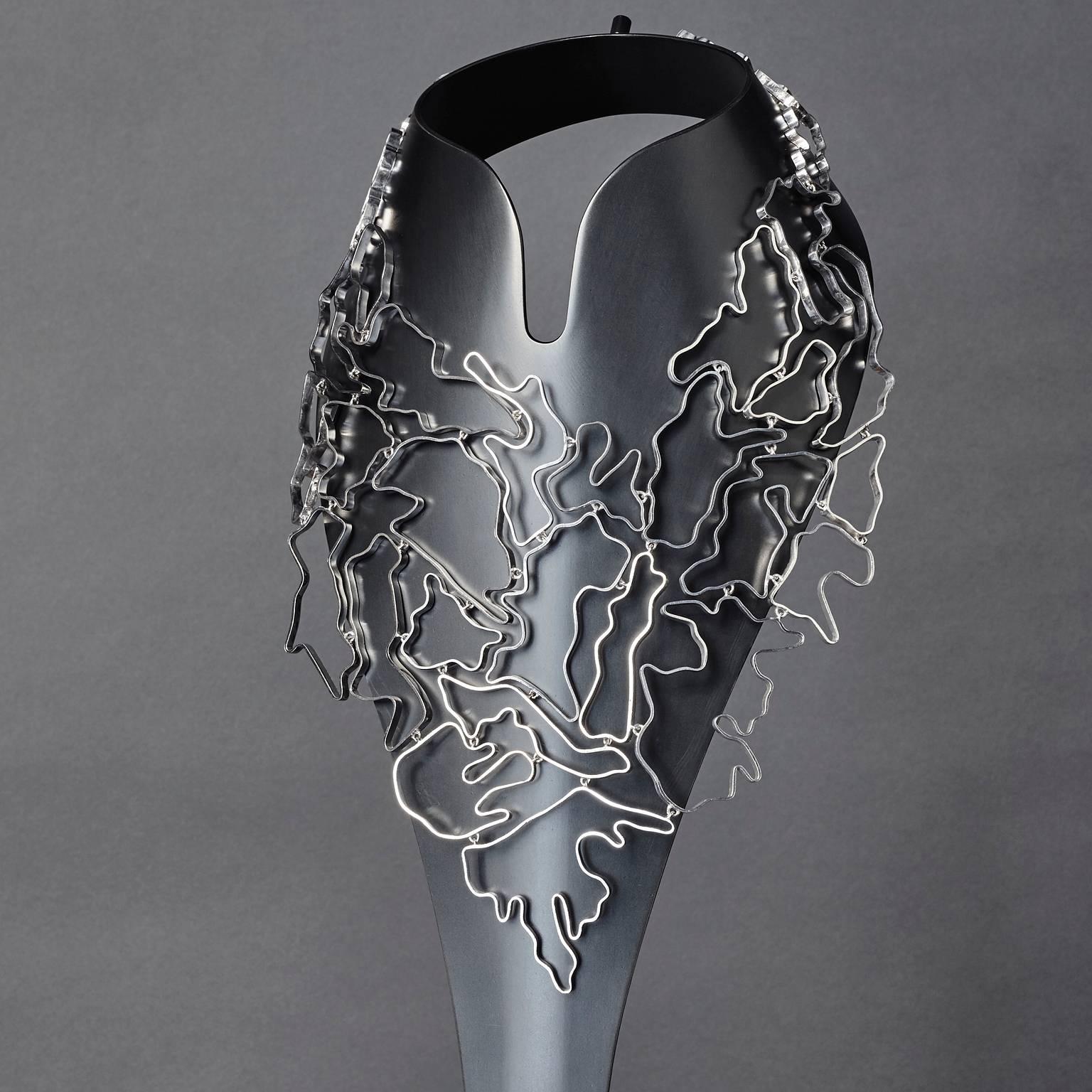 Nathalie Jean Contemporary Sterling Silver Limited Edition Drop Necklace im Angebot 1