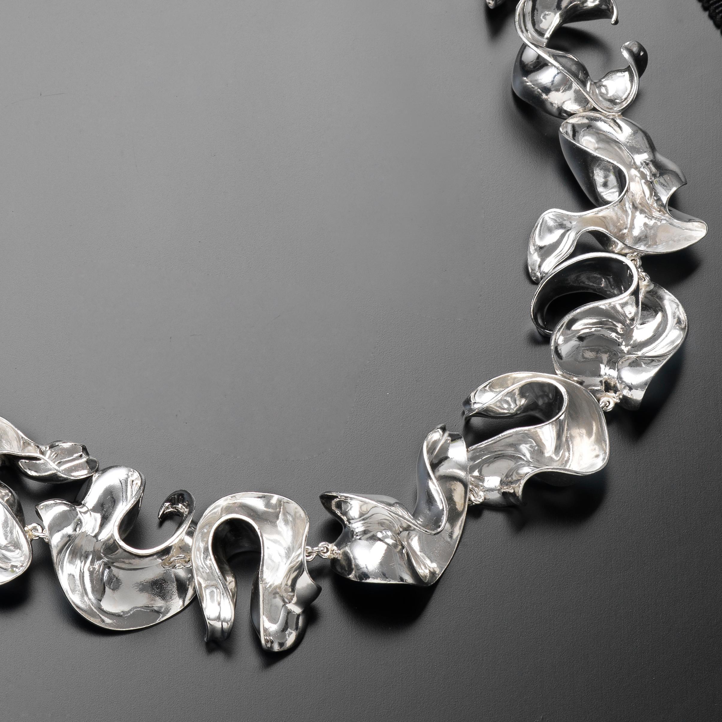 Nathalie Jean Contemporary Sterling Silver Silk Choker Necklace In New Condition For Sale In Milan, Lombardia