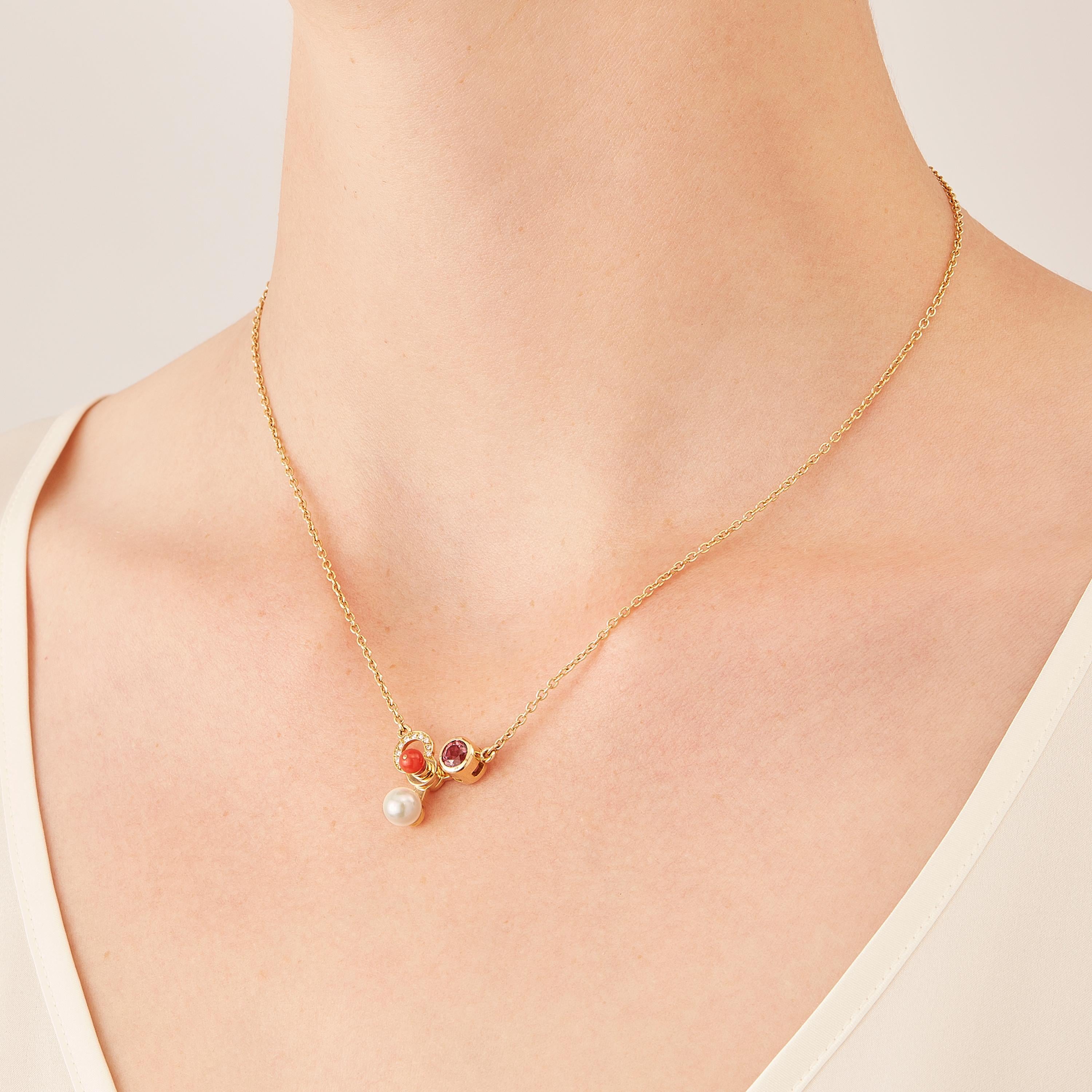 Contemporain Nathalie Jean, collier pendentif en or, diamant, tourmaline, perle et cornaline en vente