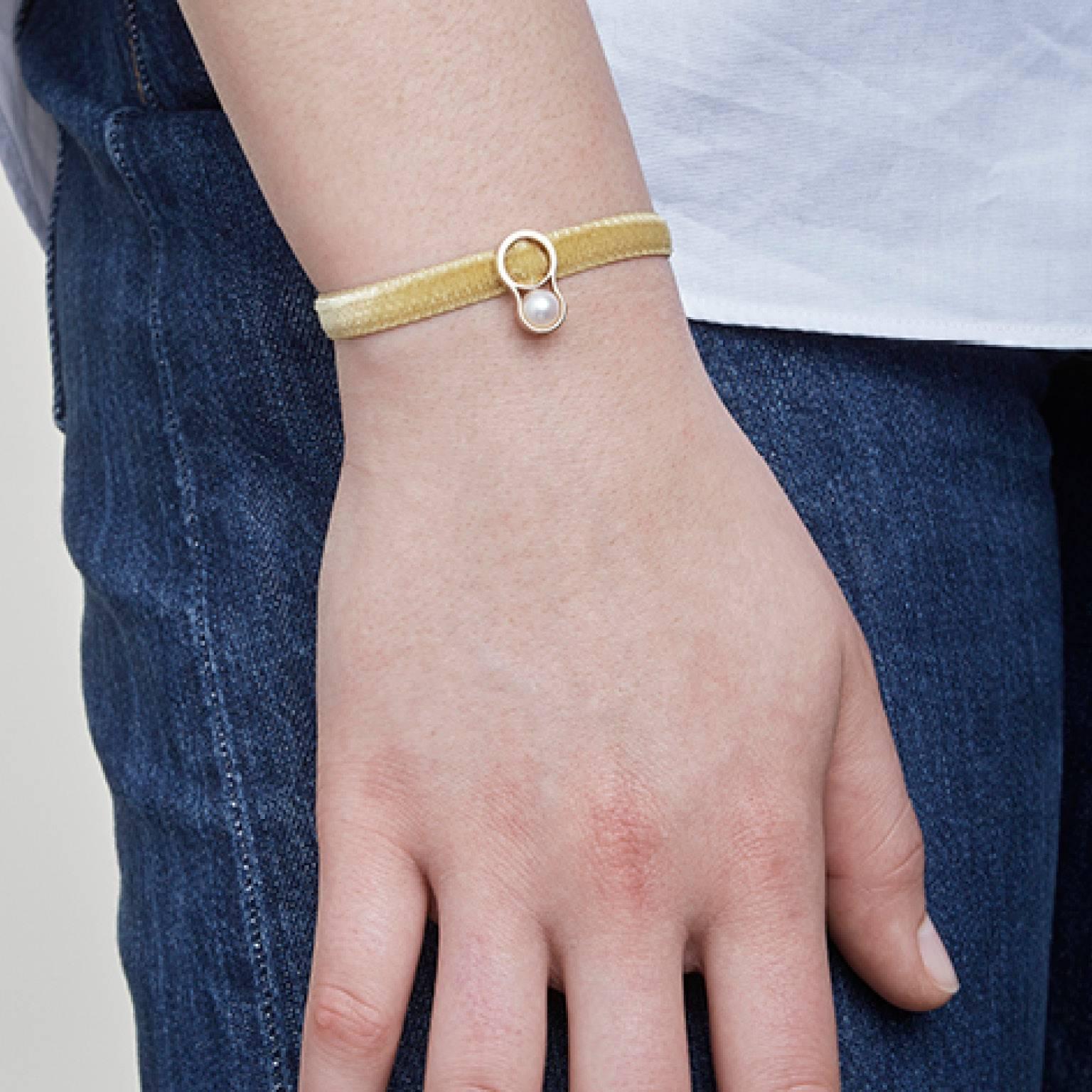 Contemporary Nathalie Jean Japanese Cultured Pearl 18 Karat Yellow Gold Velvet Cuff Bracelet For Sale