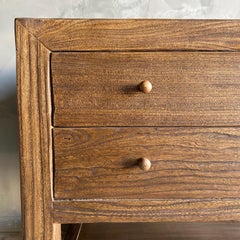 Nathalie Nachttisch in Ulme Wood Walnuss Finish