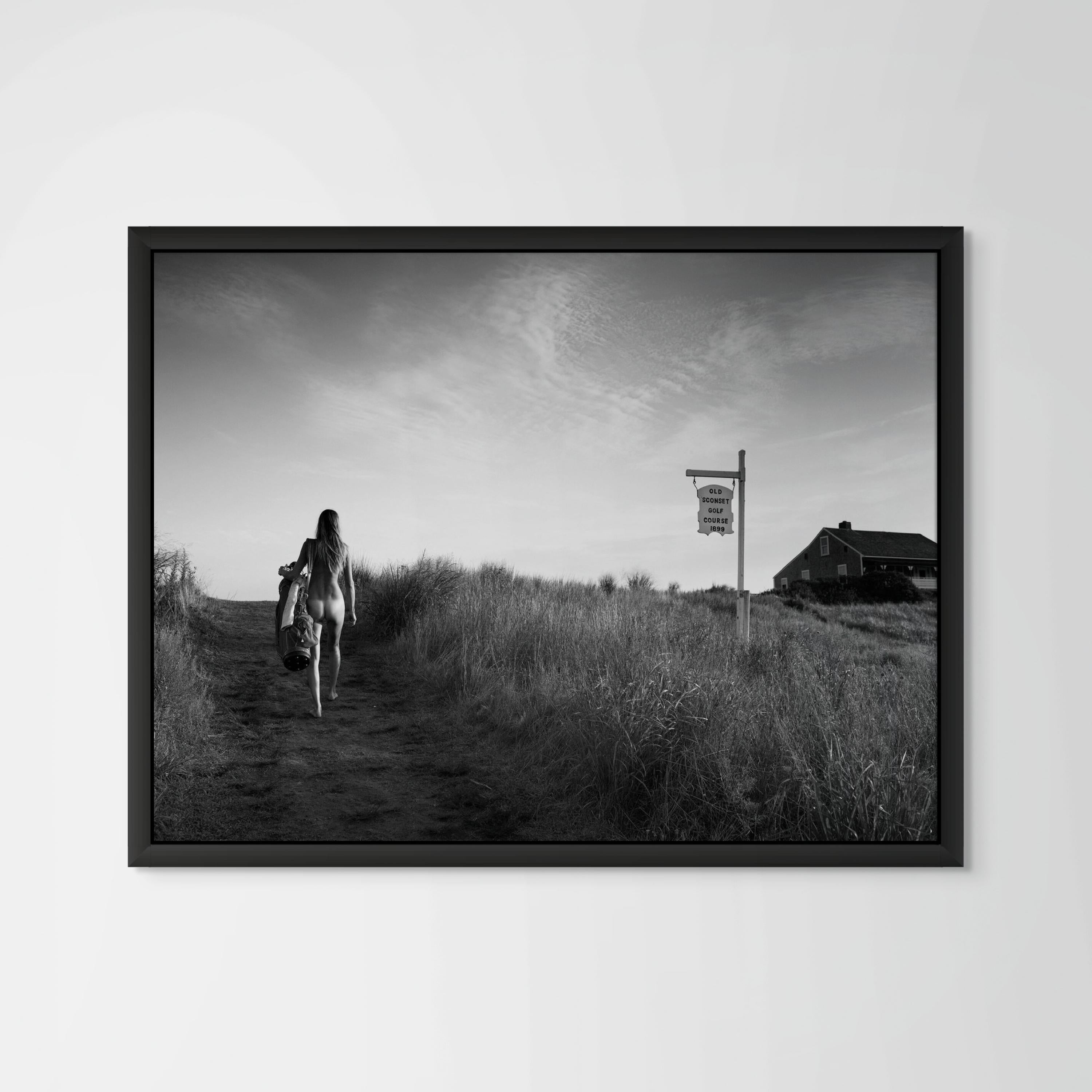Il vecchio corso - Black and White Photograph Nero di Nathan Coe