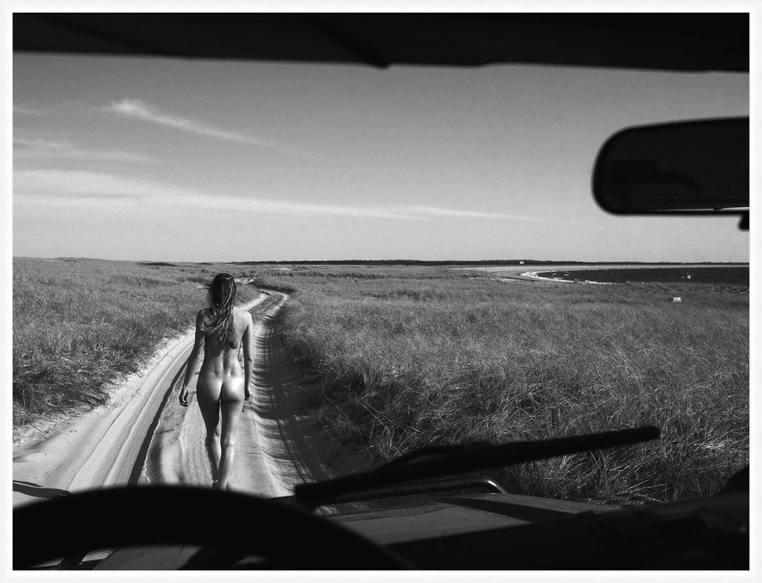 « The Road Less Traveled » - Photograph de Nathan Coe