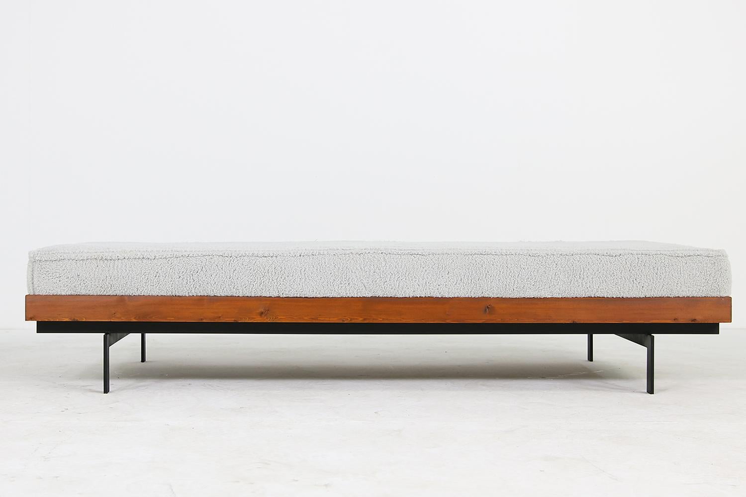 Mid-Century Modern Nathan Lindberg Daybed Mod. 31 Sofa Siberian Larch Wood, Steel, Teak, Eco Fur For Sale