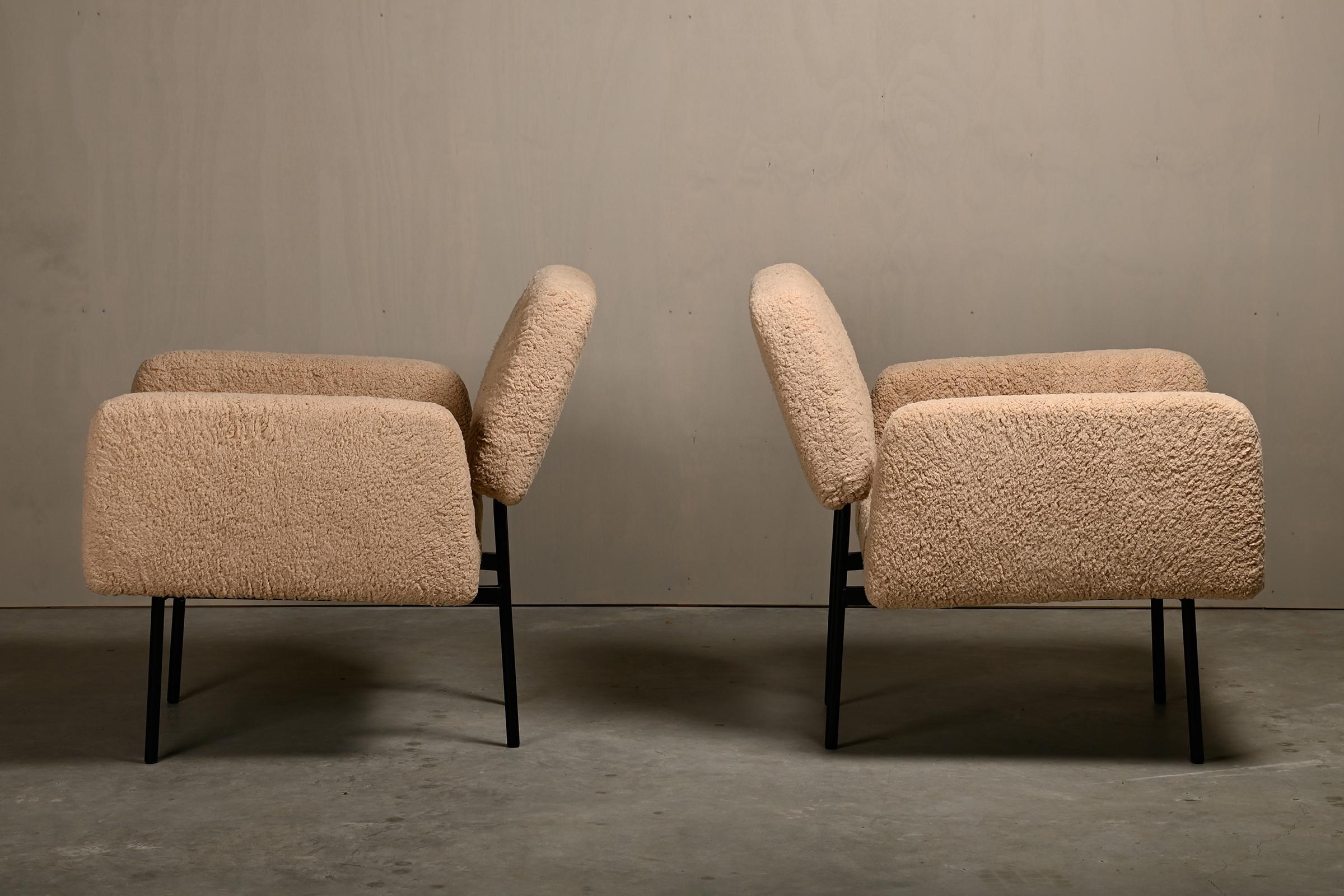 Nathan Lindberg Design set Armchairs with beige Teddy Fabric In Good Condition For Sale In Amsterdam, NL