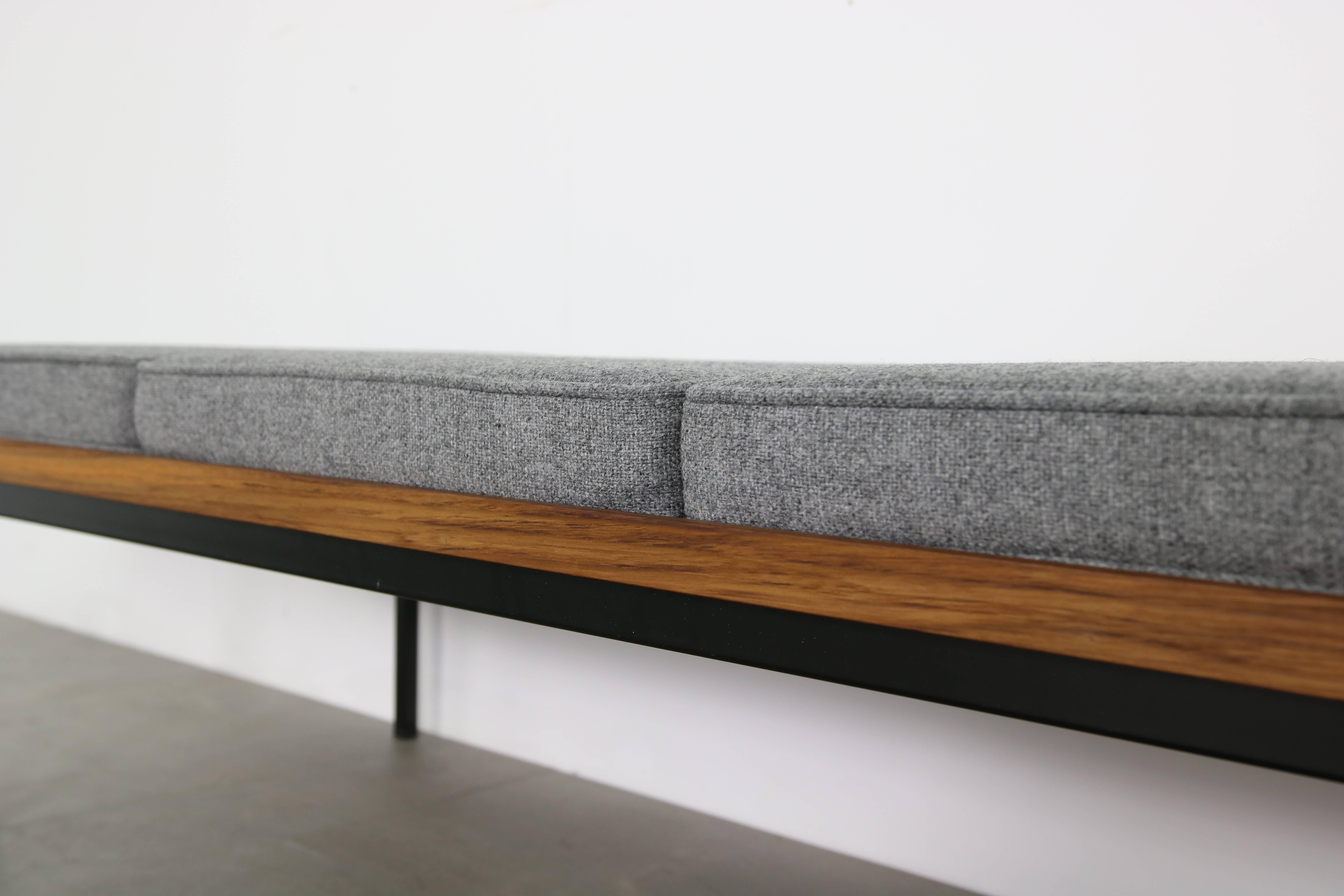 Nathan Lindberg Design Teak and Metal Modernist Modular Bench Mod. NL 18 In Excellent Condition In Hamminkeln, DE