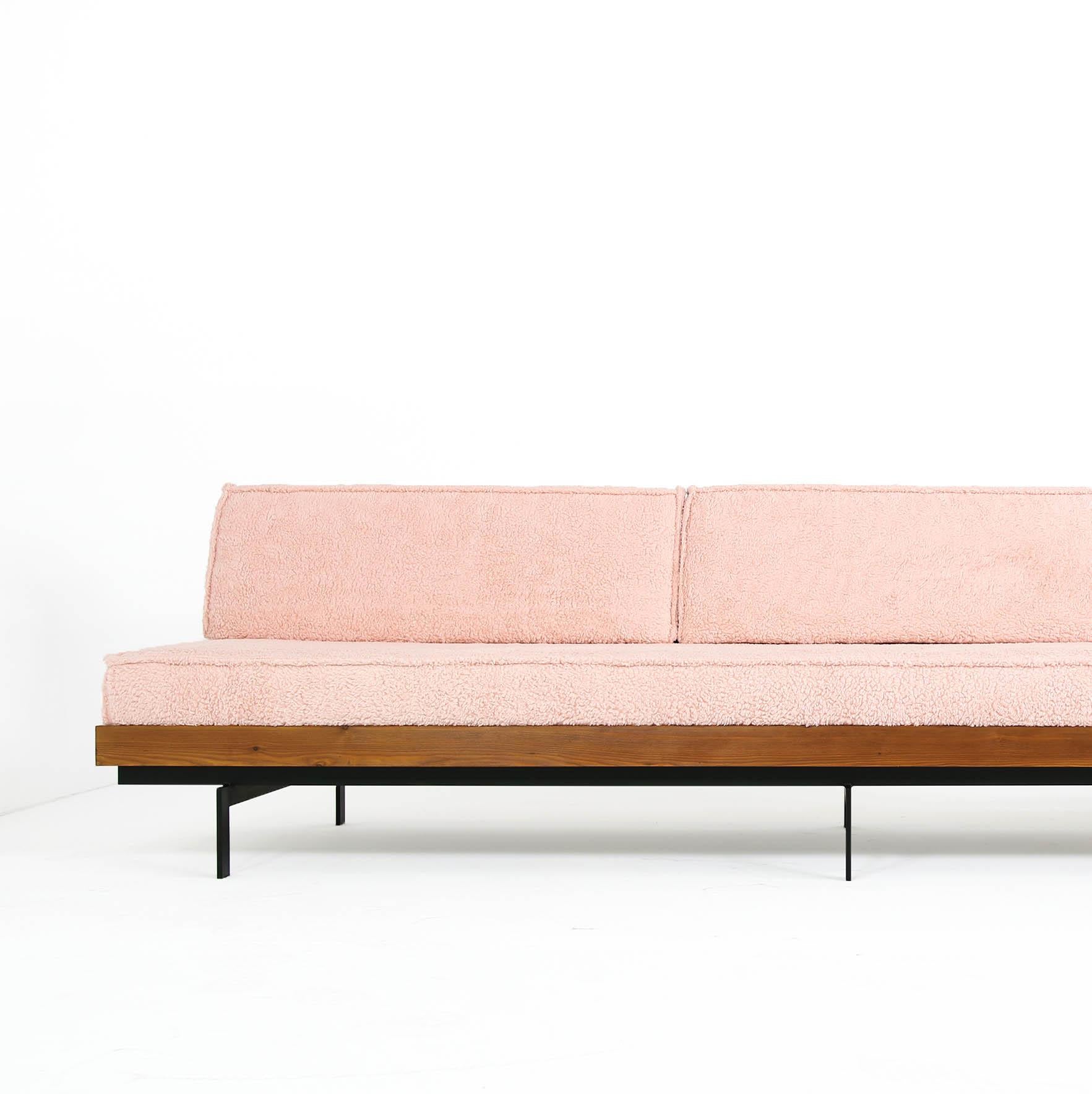Beautiful Nathan Lindberg Siberian larch wood (larix sibirica) super long daybed, teak vintage stained, all done in solid wood, steel base, minimalist design but heavy weight, high density foam mattress, covered with light pink eco fur, teddy bear