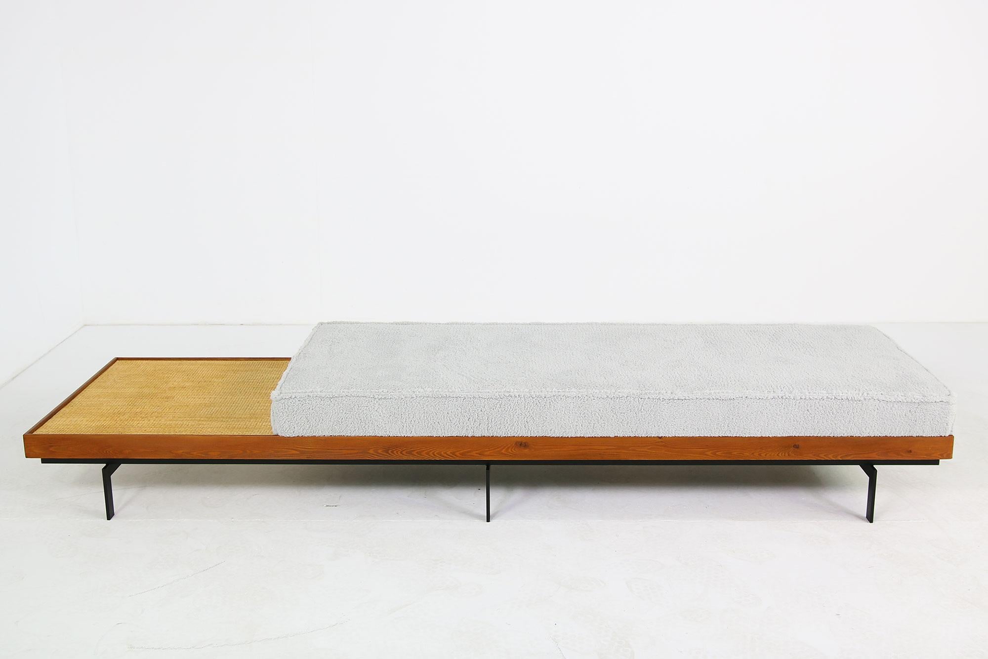 nathan lindberg daybed