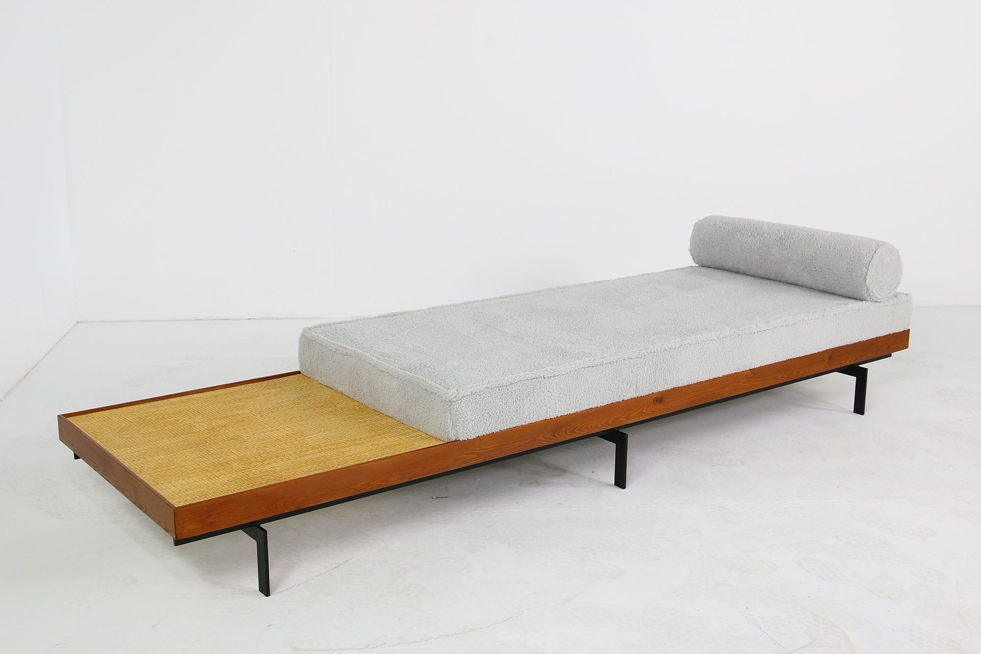 Contemporary Nathan Lindberg Long Daybed Mod NL 31L Sofa, Siberian Larch Wood, Steel and Cane