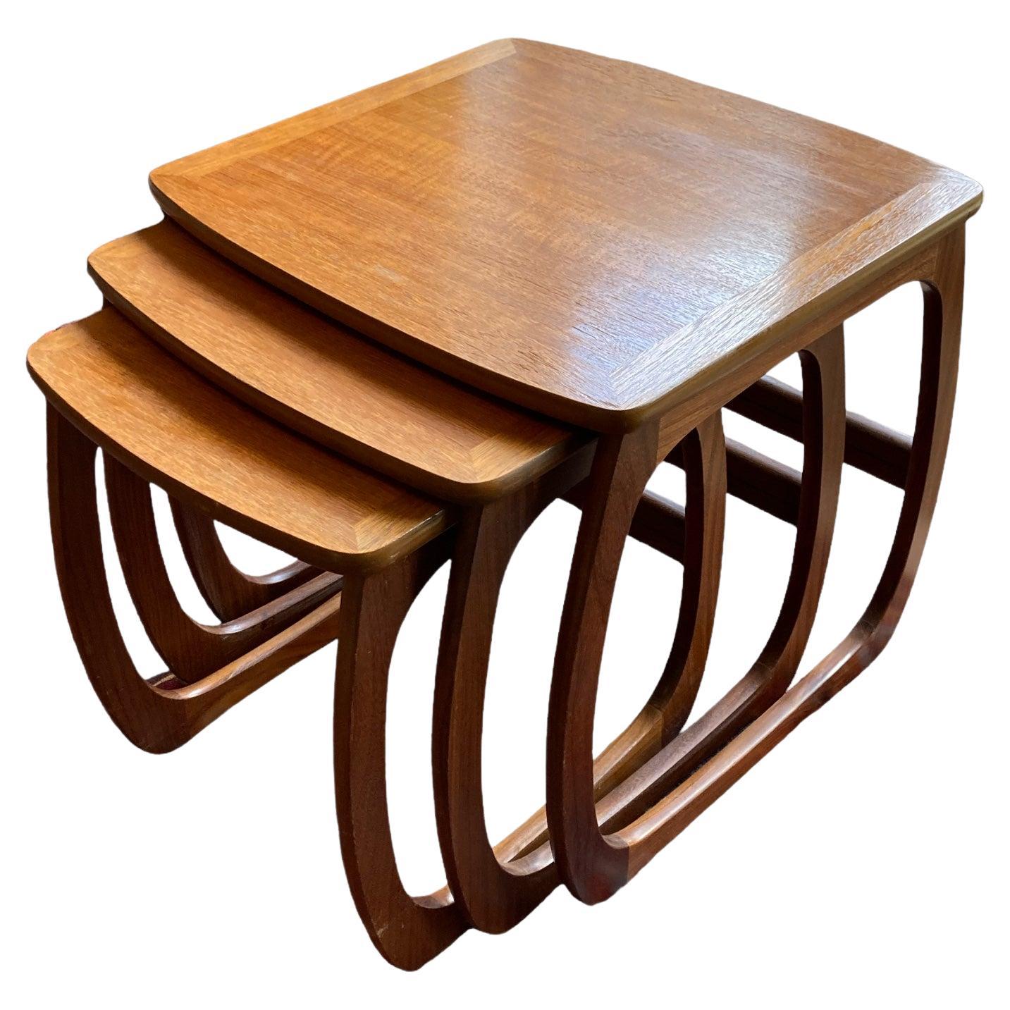 Tables Nathan Nest of Teck, design du milieu du siècle dernier