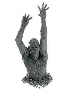Nathan Sawaya – Dunkelgraues Reaching, Skulptur, 2020