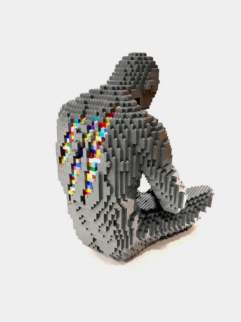 Nathan es un artista galardonado que crea asombrosas obras de arte a partir de las cosas más inverosímiles. Sus exposiciones itinerantes por todo el mundo, EL ARTE DEL LADRILLO, presentan esculturas a gran escala utilizando únicamente bloques de