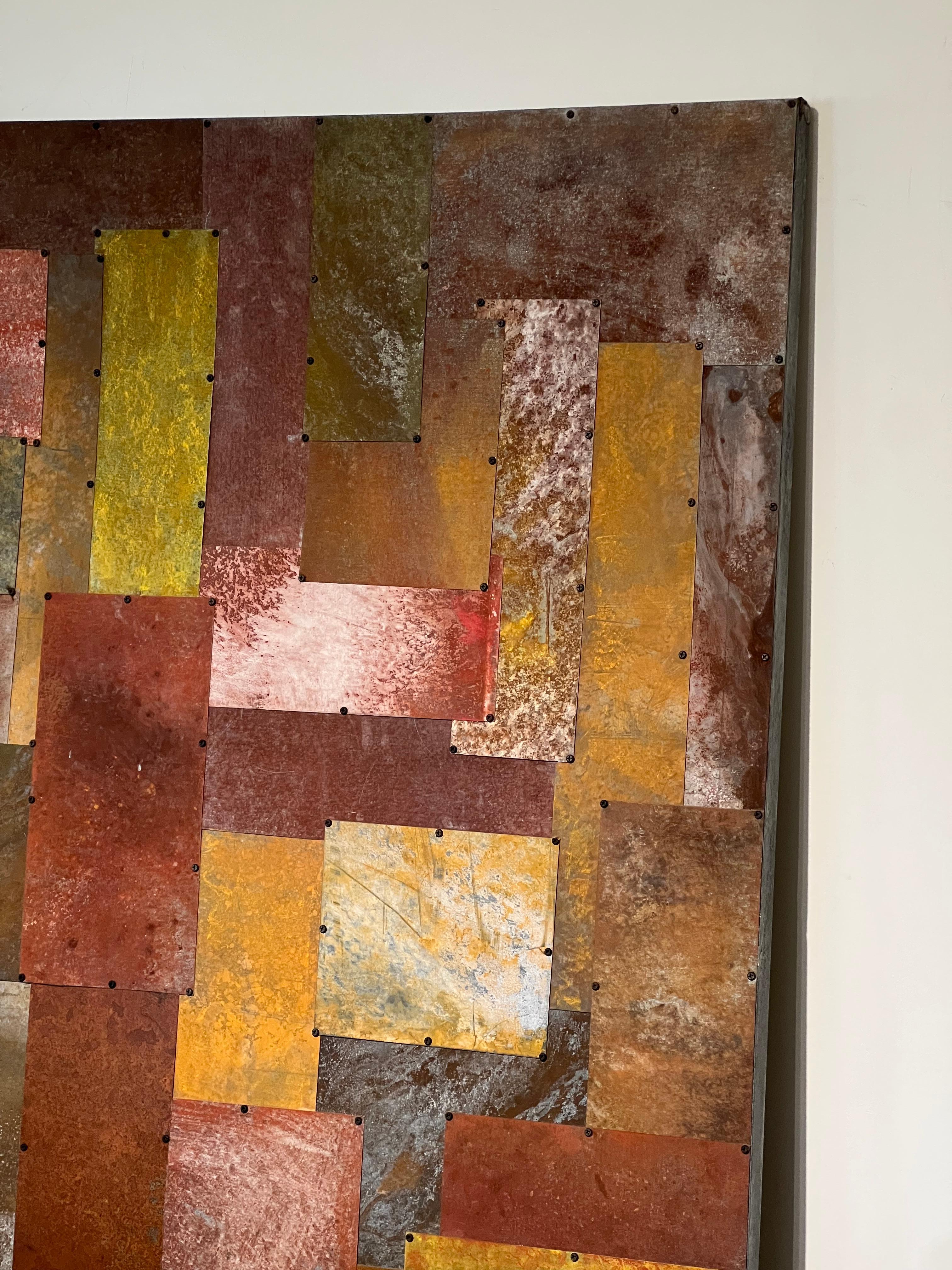 Nathan Steele Joseph explore les possibilités picturales de l'acier dans un ensemble d'œuvres qui fusionnent la sculpture viscérale avec une palette nuancée de pigments inorganiques. Inspiré par ses confrères new-yorkais Carl Andre, Frank Stella et