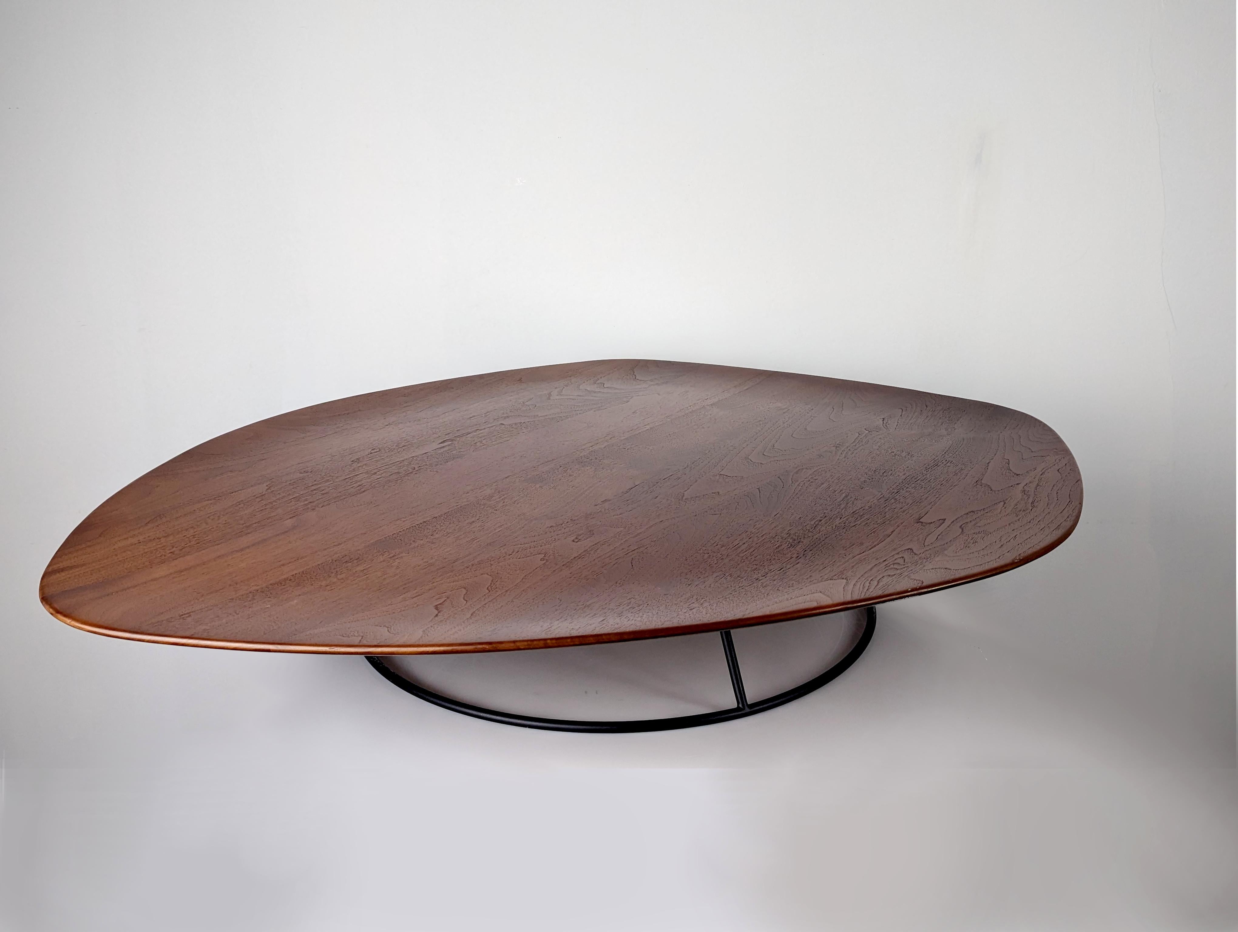 Nathan Young for Ligne Roset Walnut Pebble Low Coffee Table In Good Condition For Sale In Benalmadena, ES