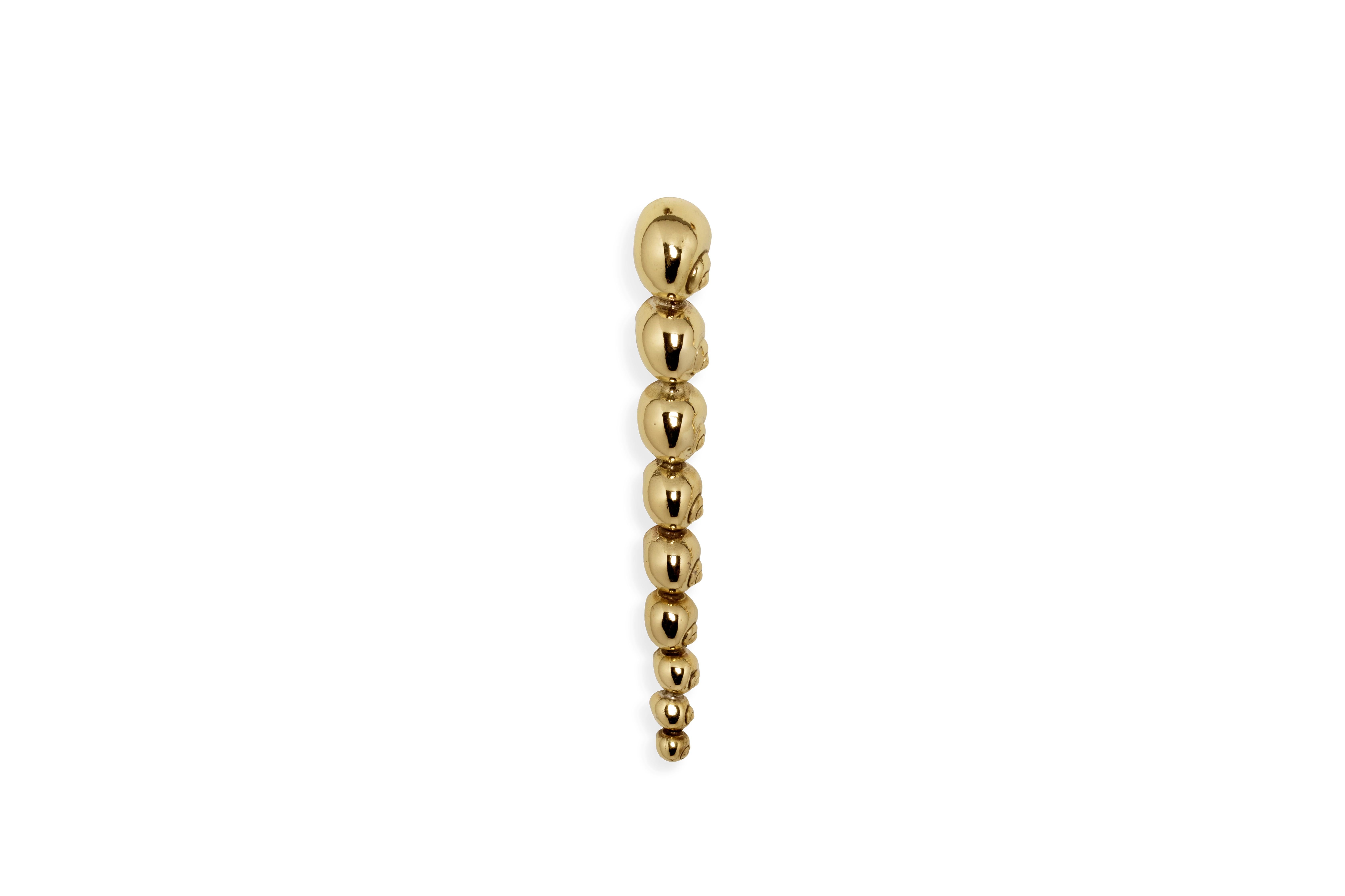 Shells, whether brightly striped or bland and pale, shine in their own way and are the external skeleton of the creature that lives within. Natica furniture Cabinet Handle is a jewelry piece inspired by the unbelievable variation of sea life, one of