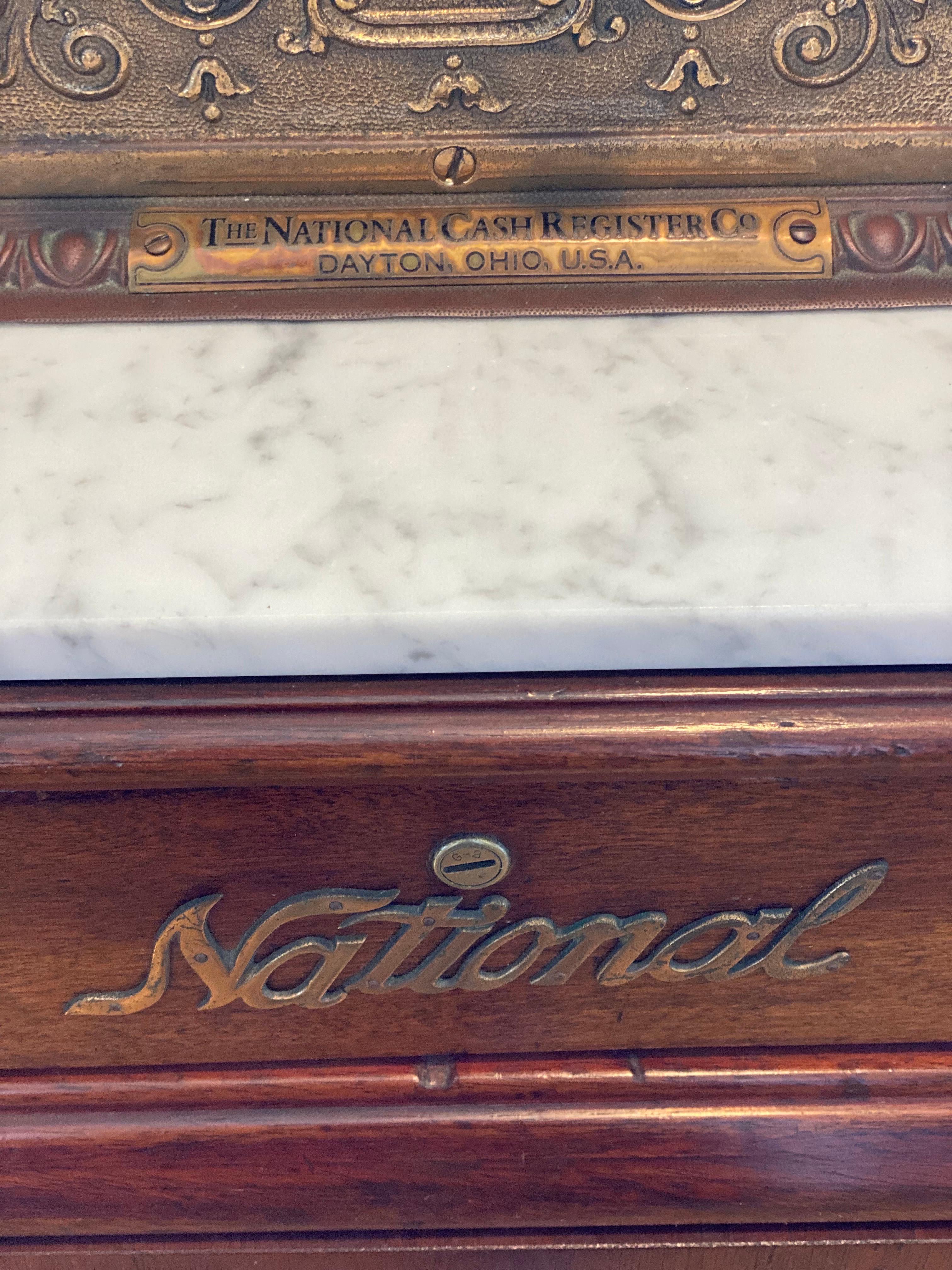 National Cash Register Co. Register of Brass Cash Register, modèle 442, début des années 1900 sur socle en vente 3