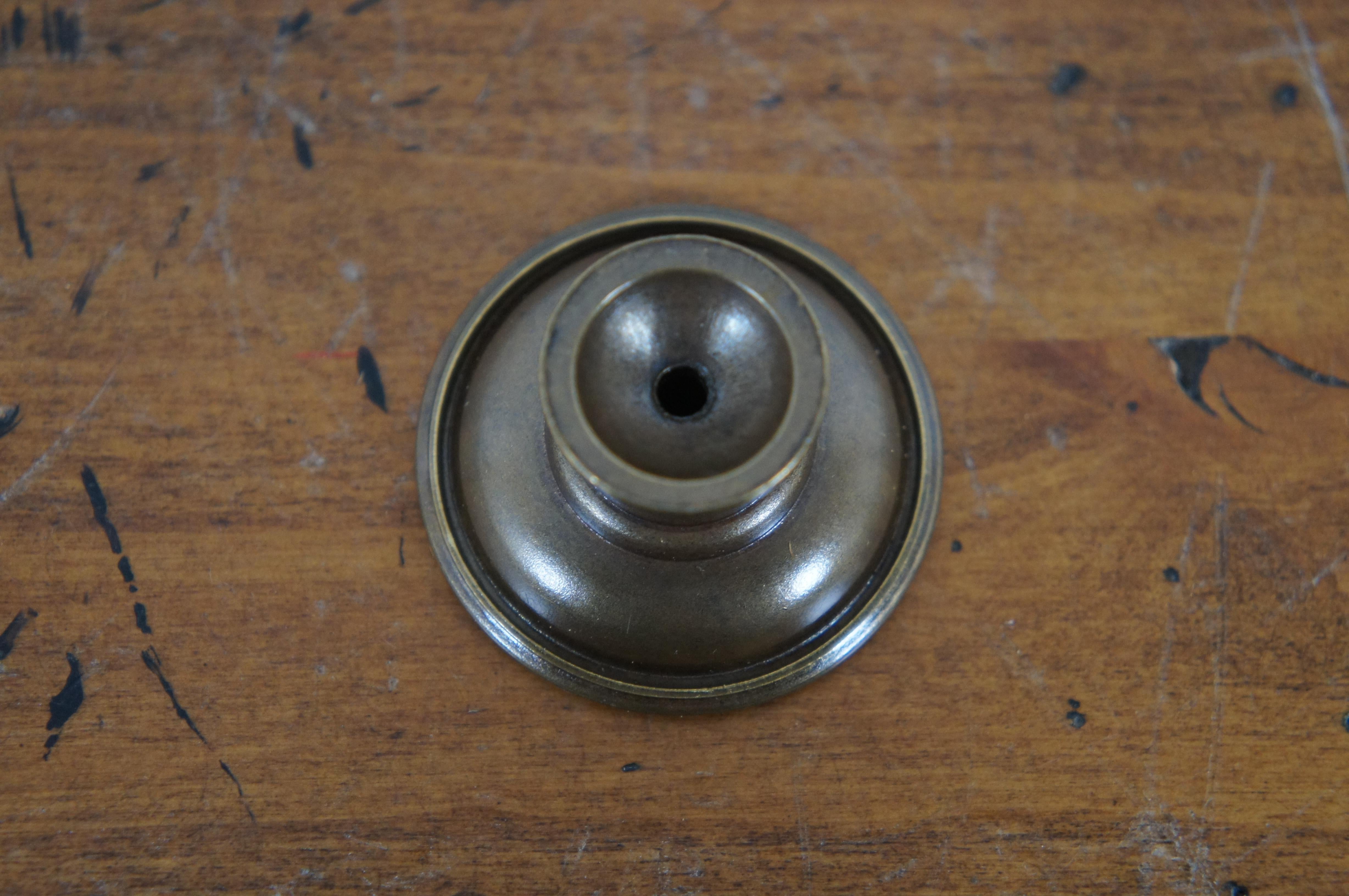 National Lock Co Medalist C606-4A Antique Brass Victorian Knob Drawer Pulls In Good Condition In Dayton, OH