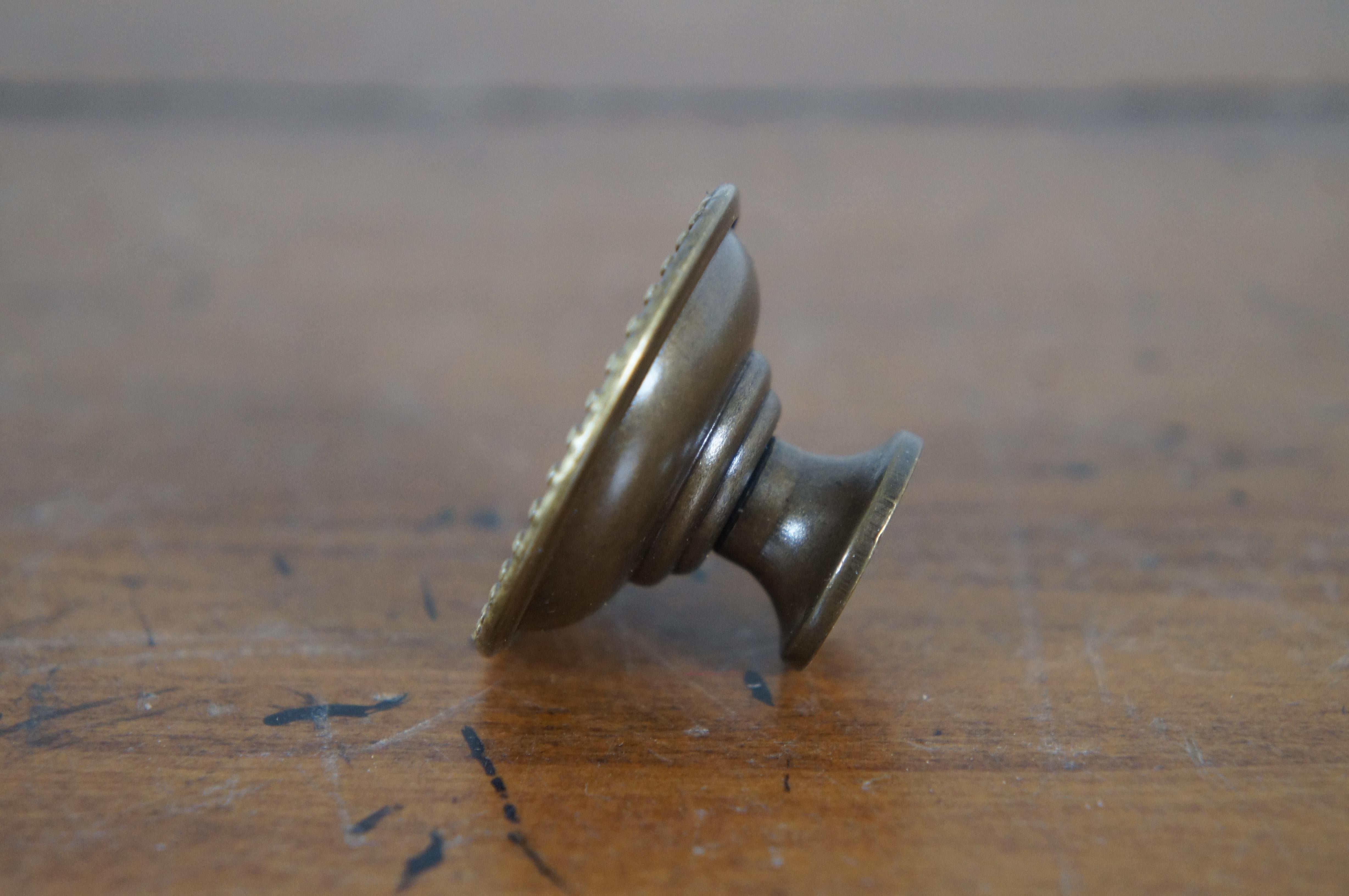 20th Century National Lock Co Medalist C606-4A Antique Brass Victorian Knob Drawer Pulls