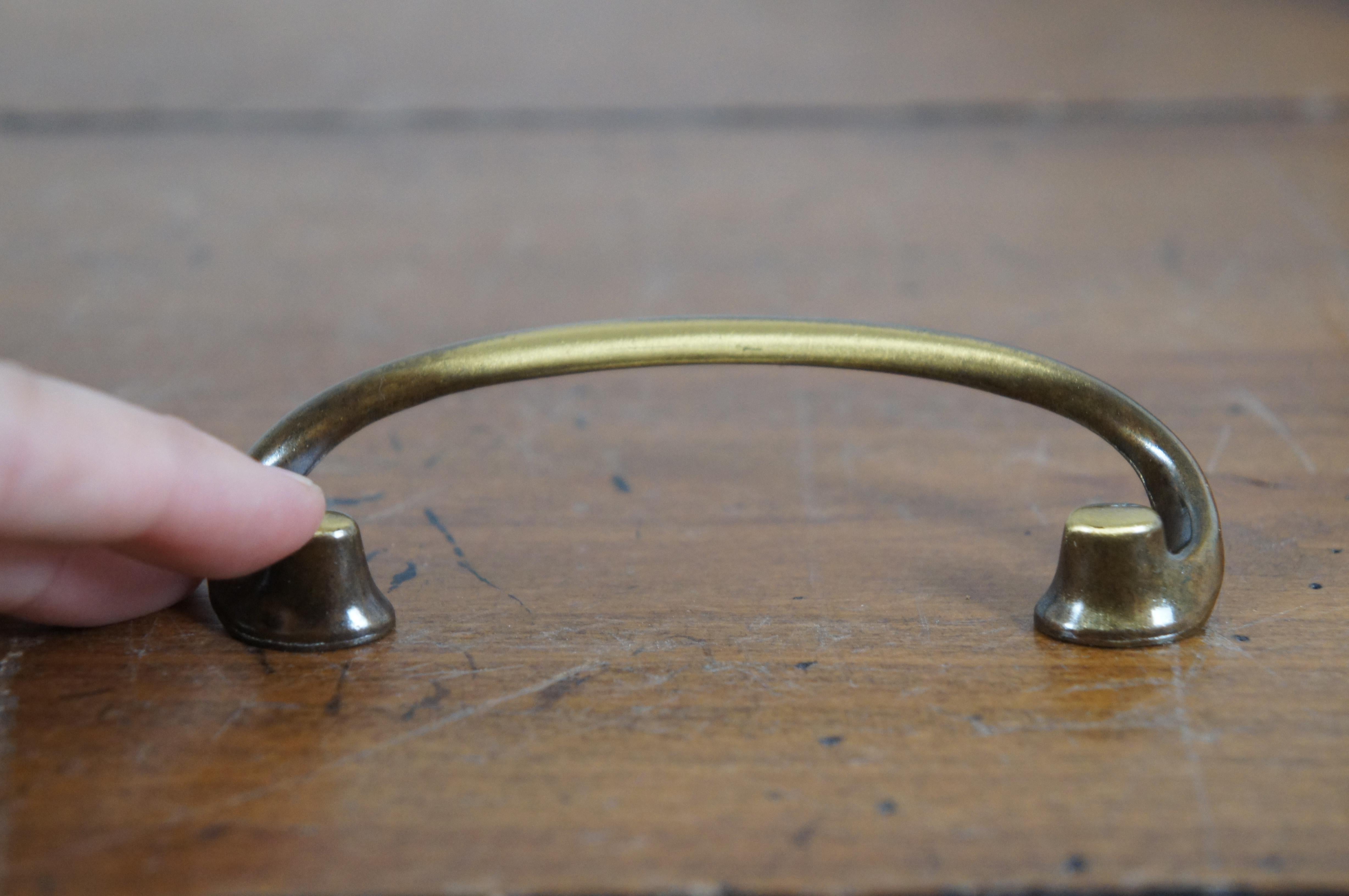 National Lock Co Medalist C678-4A Antique Brass Colonial Classic Drawer Pull MCM For Sale 2