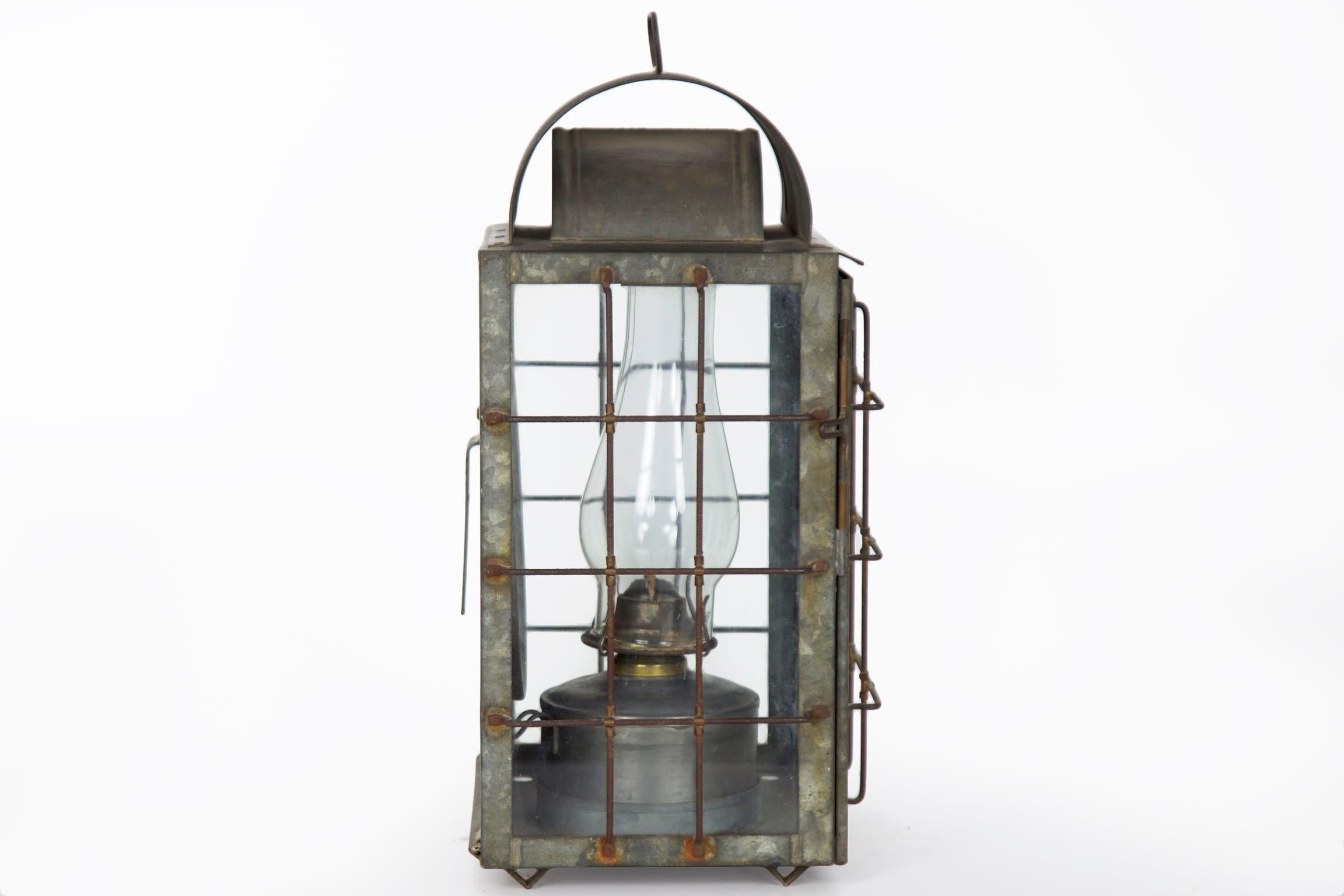 National Marine Lamp Co. Bulkhead Antique Lantern Oil Lamp, New York 7