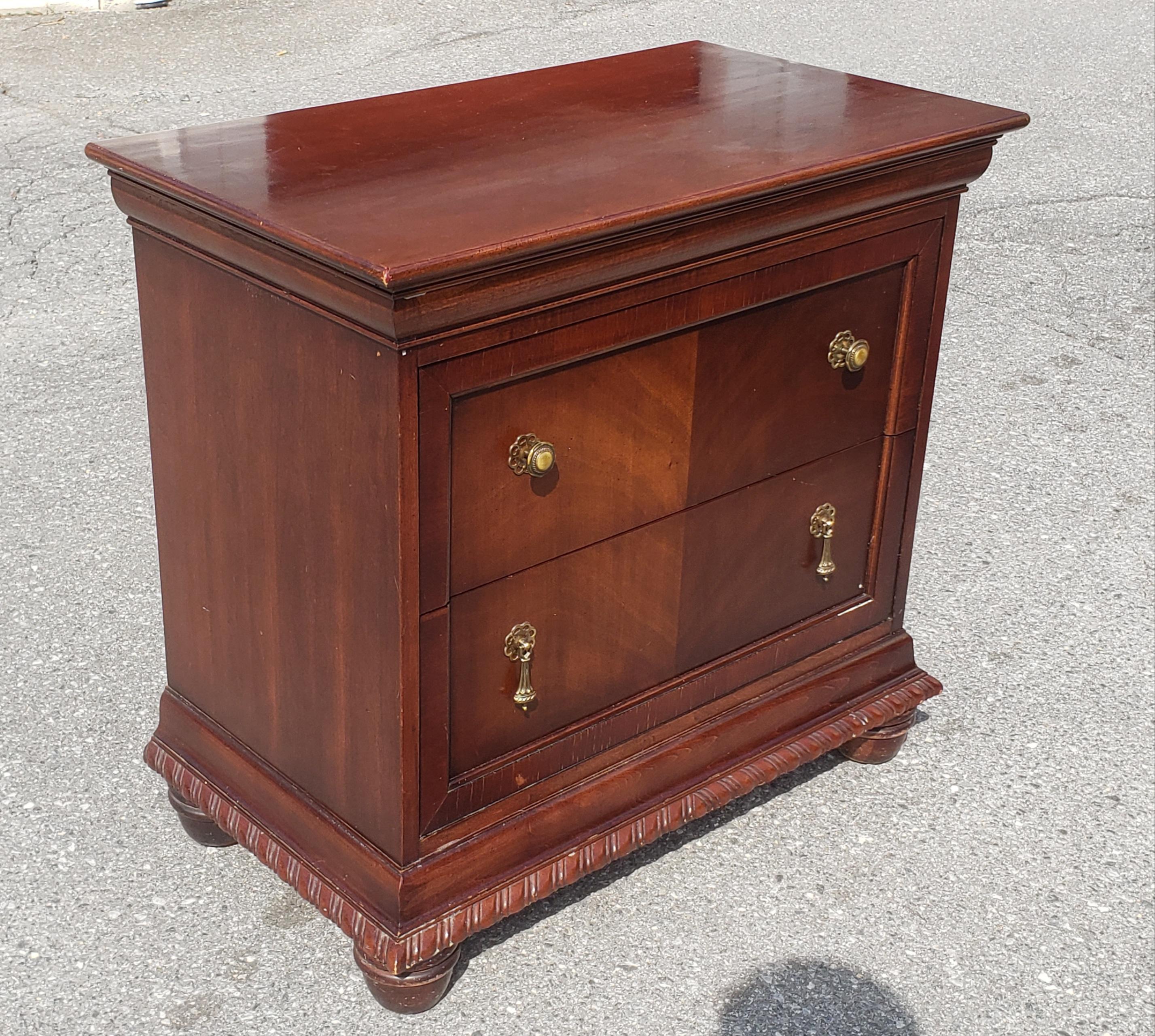 Veneer National Mt Airy Bookmatched Mahogany Bedside Chest of Drawers / Nighstand For Sale