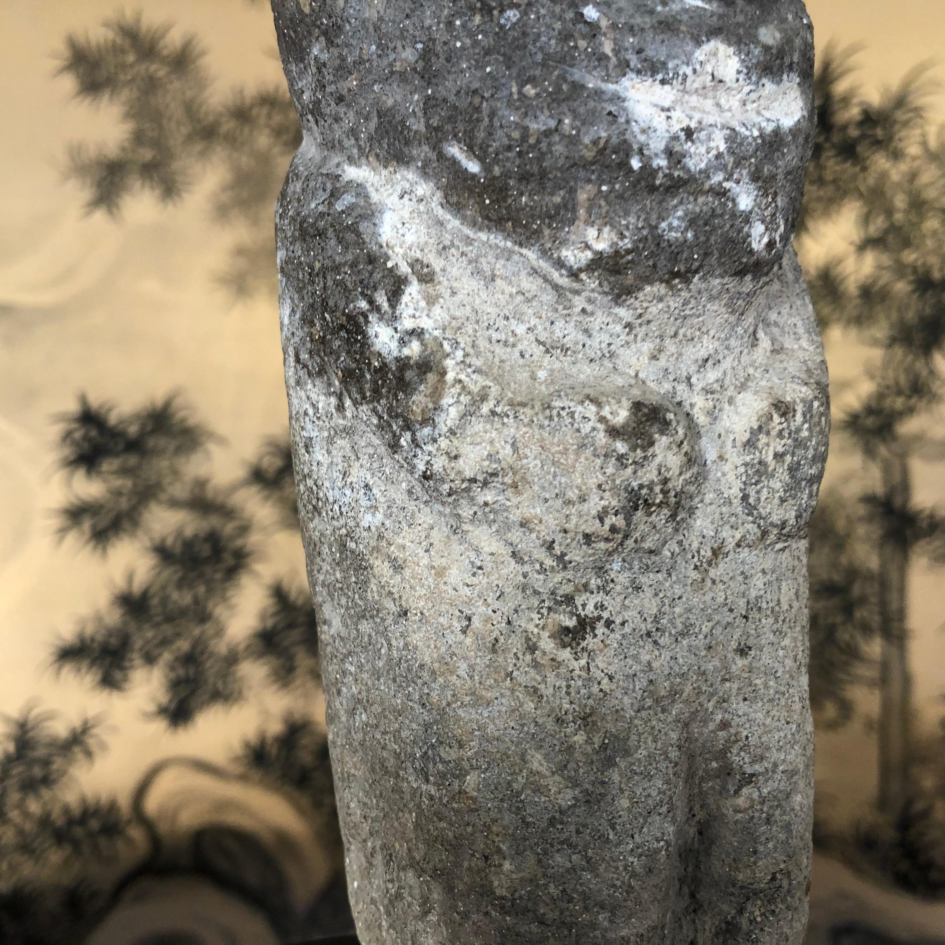 Escultura Efigie Kachina de Piedra Antigua Tallada a Mano de los Nativos Americanos en venta 2