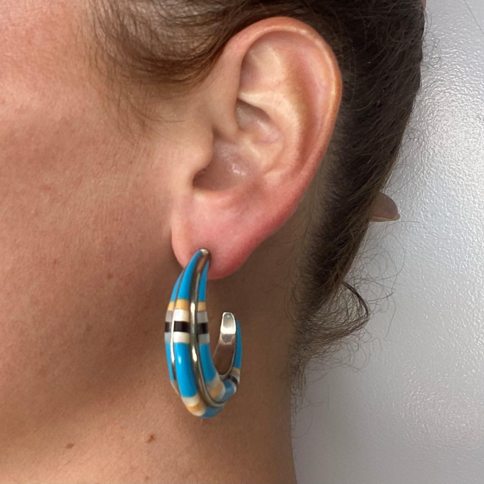 Native American 1970 Navajo Hoops Earrings in 935 Sterling Silver with Turquoise In Excellent Condition In Miami, FL