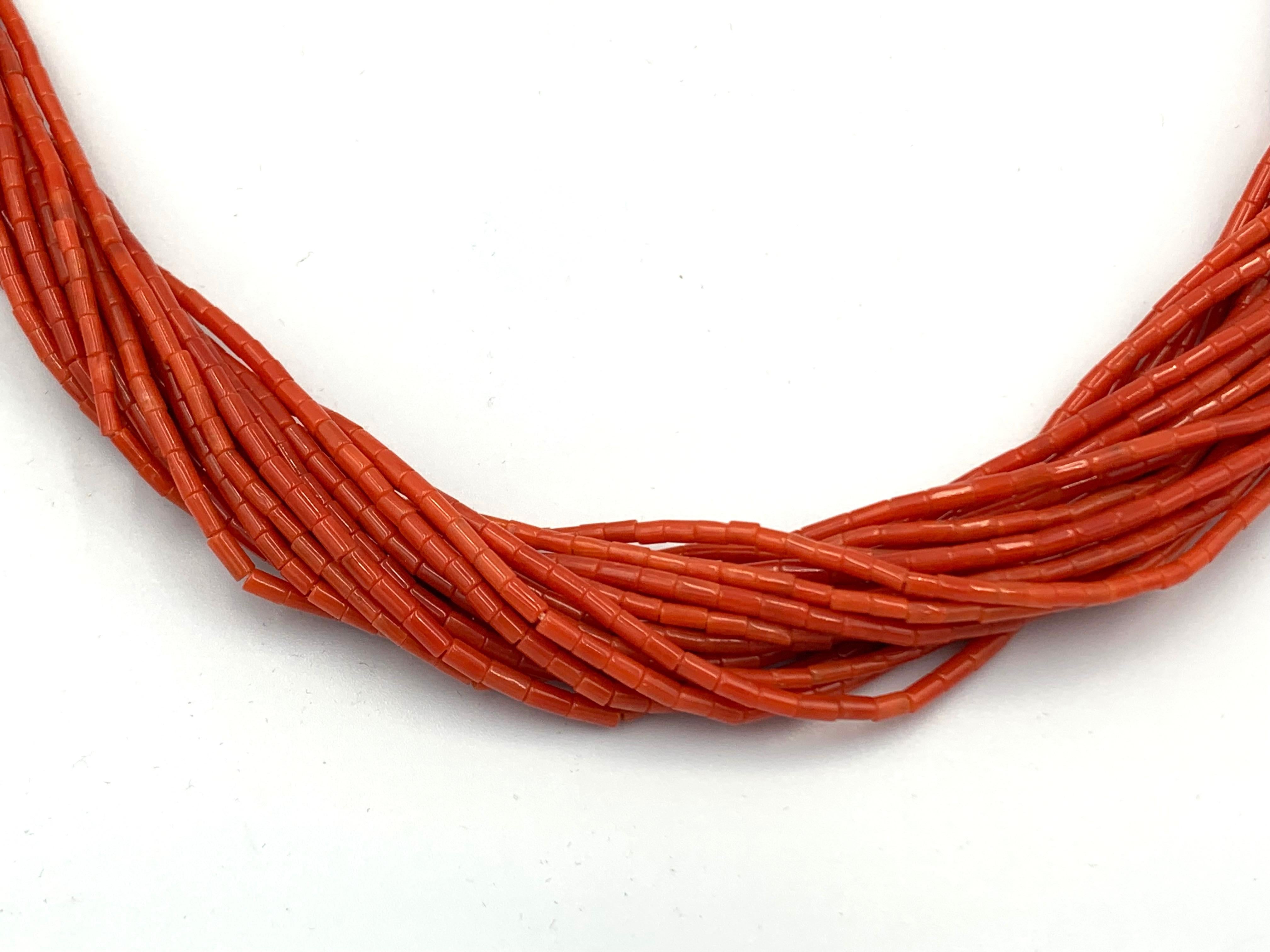 Native American 20-Strand Mediterranean Coral Beaded Necklace In Excellent Condition For Sale In Scottsdale, AZ