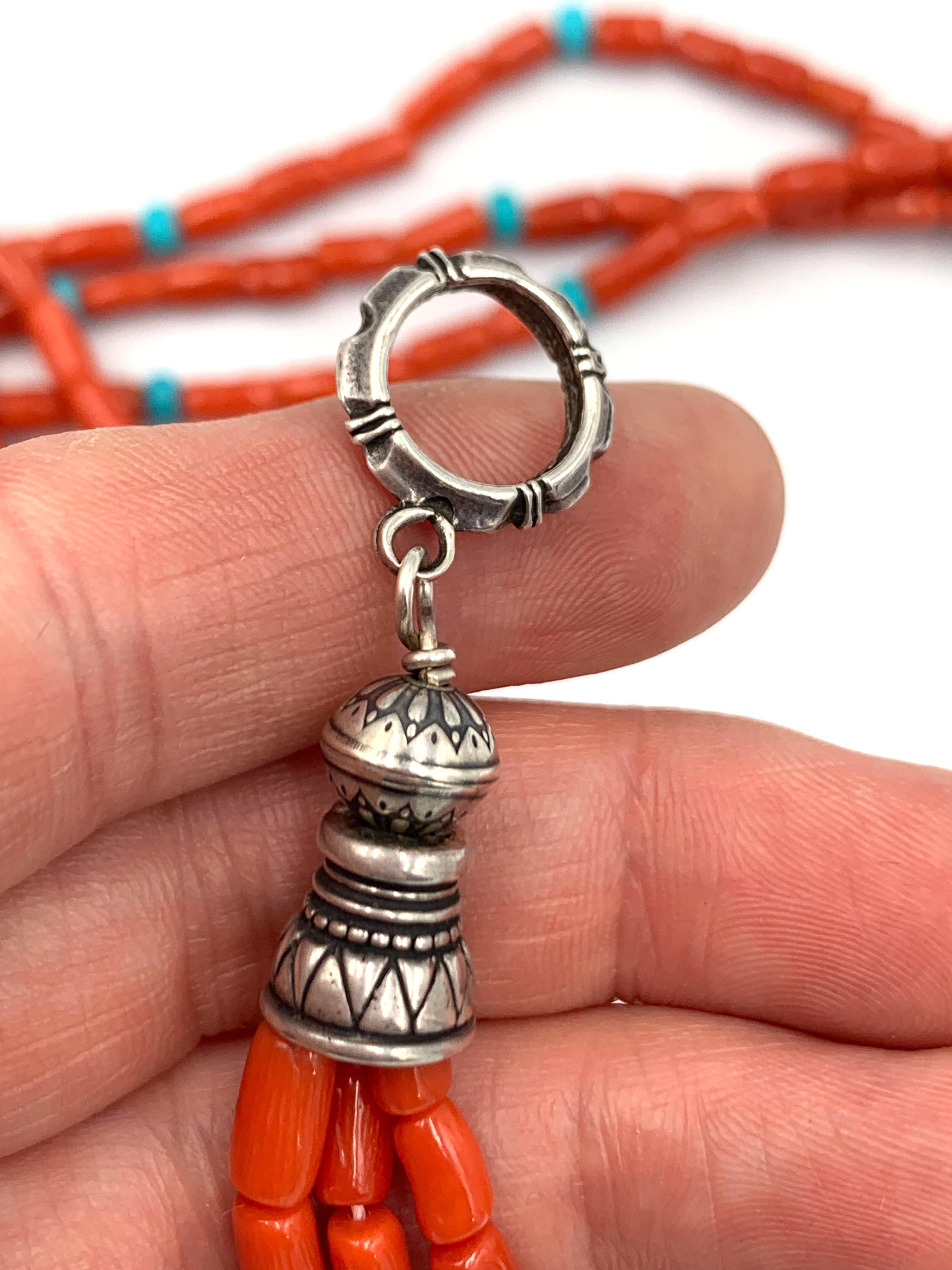 Native American 3-Strand Mediterranean Coral Beaded Necklace in vendita 8