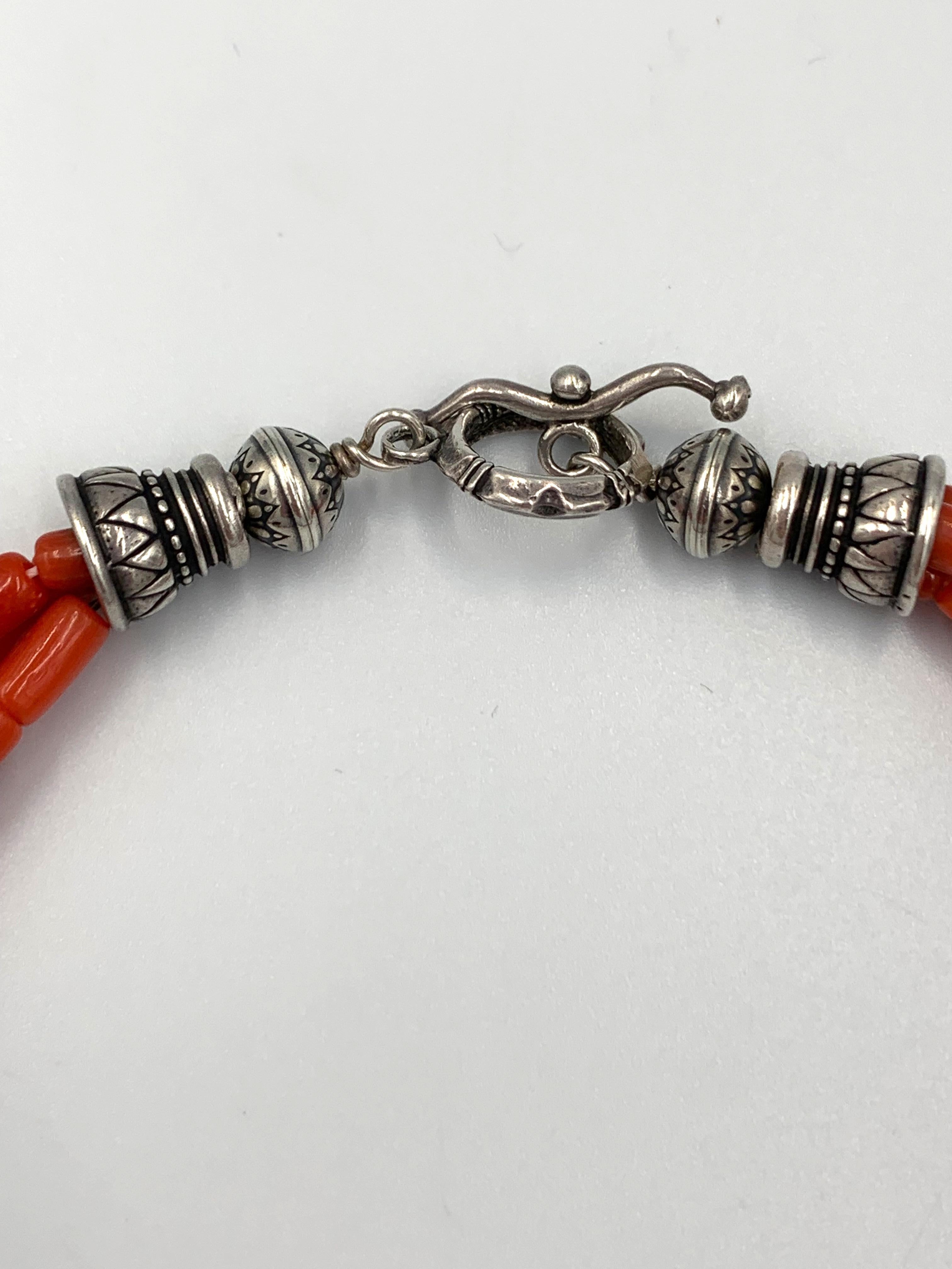Nativo americano Native American 3-Strand Mediterranean Coral Beaded Necklace in vendita