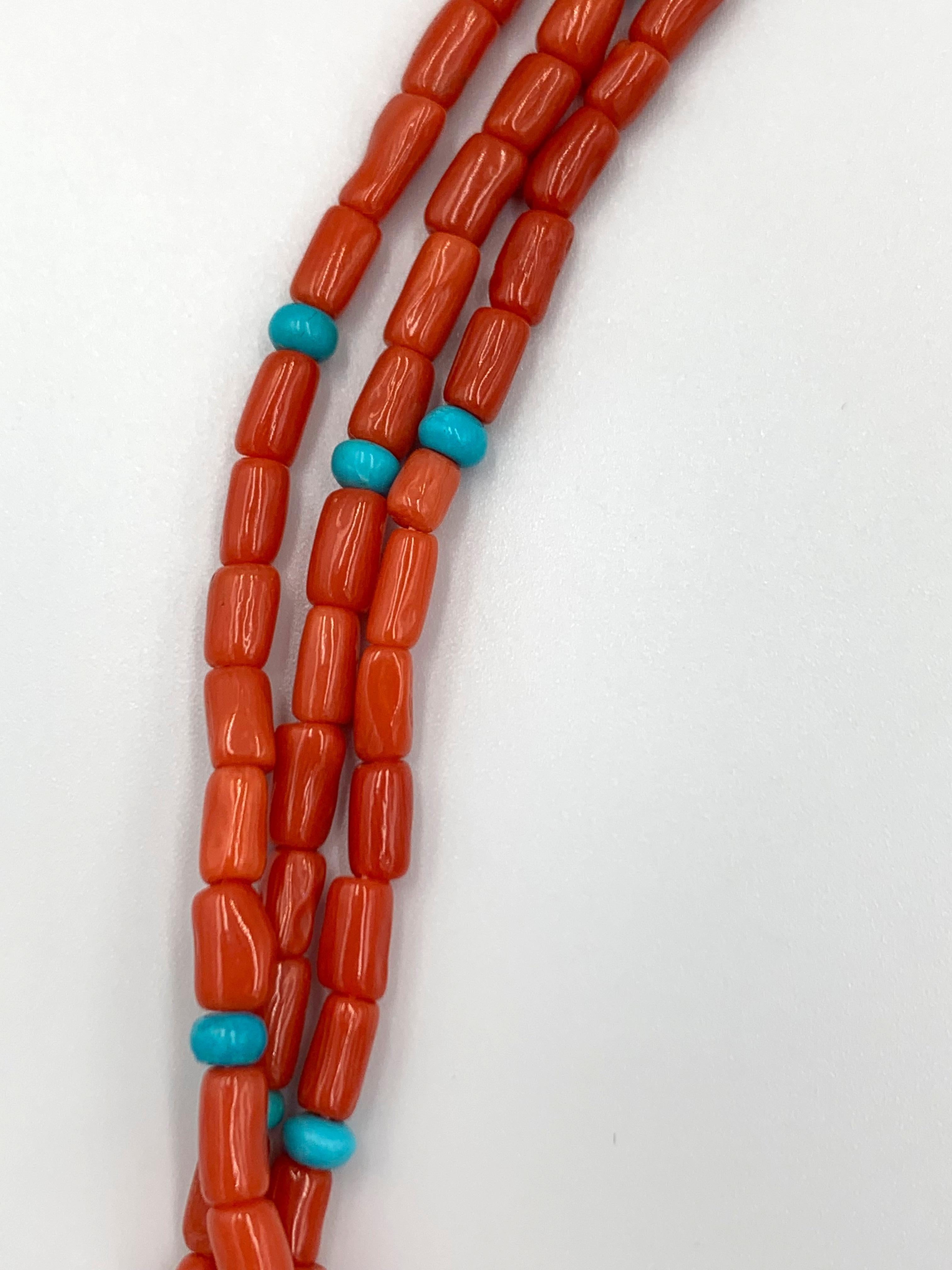 da uomo o donna Native American 3-Strand Mediterranean Coral Beaded Necklace in vendita