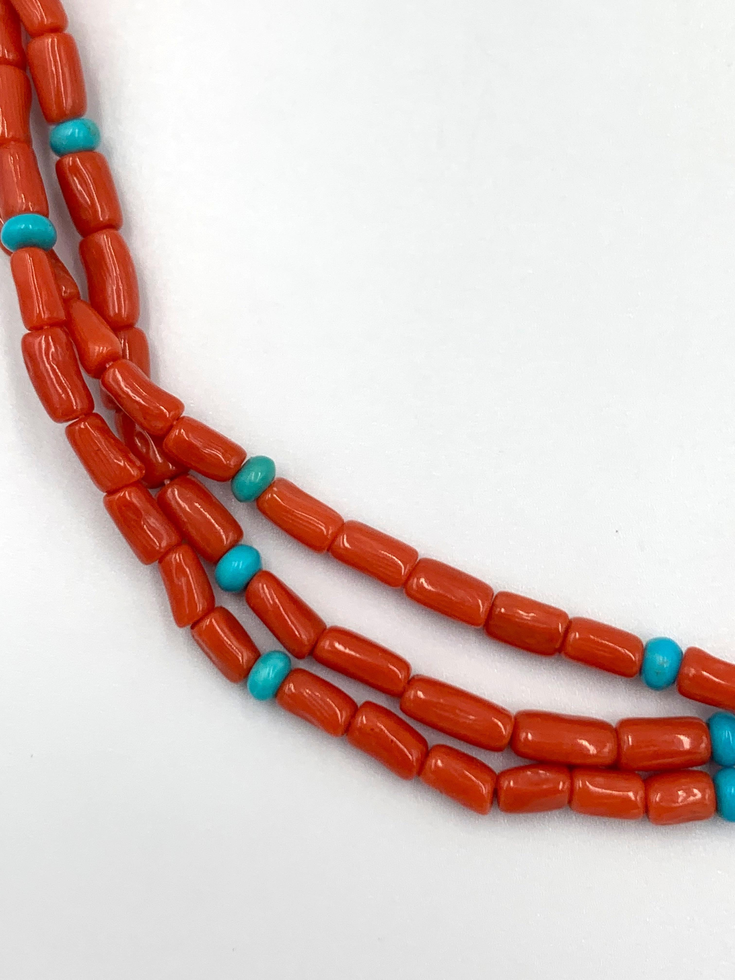 Native American 3-Strand Mediterranean Coral Beaded Necklace in vendita 2