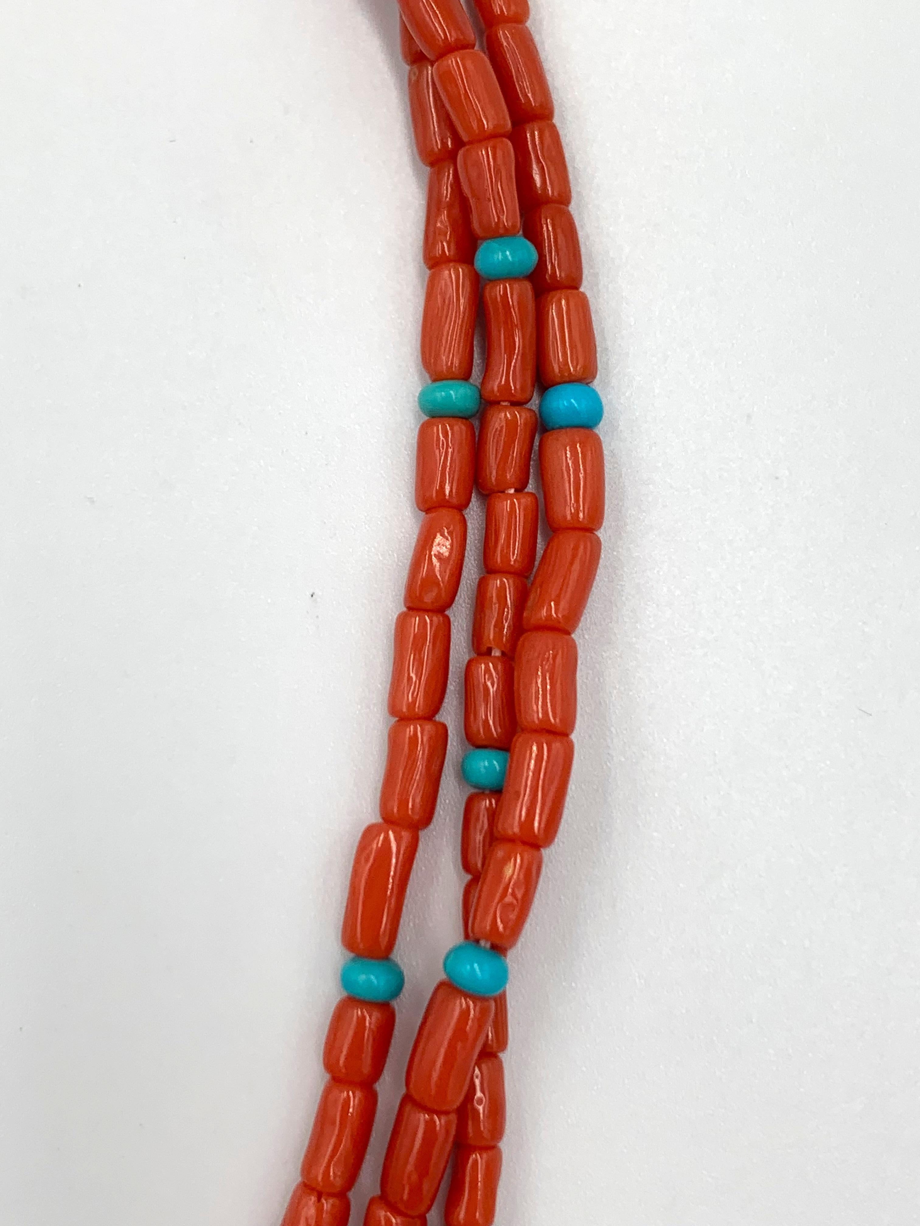 Native American 3-Strand Mediterranean Coral Beaded Necklace in vendita 4