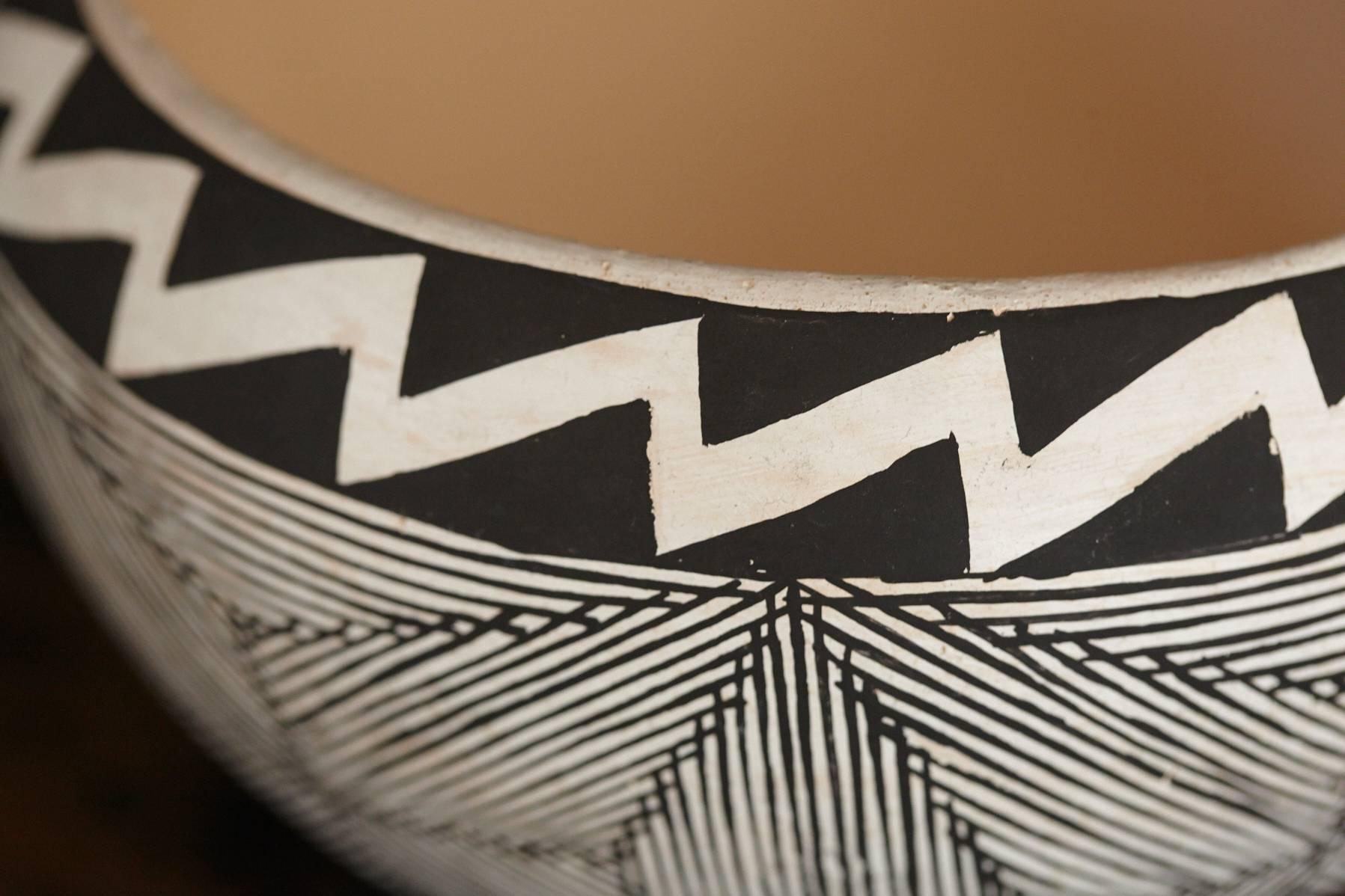 Native American Acoma Earthenware Bowl, Painted Black and White Graphic Design 1