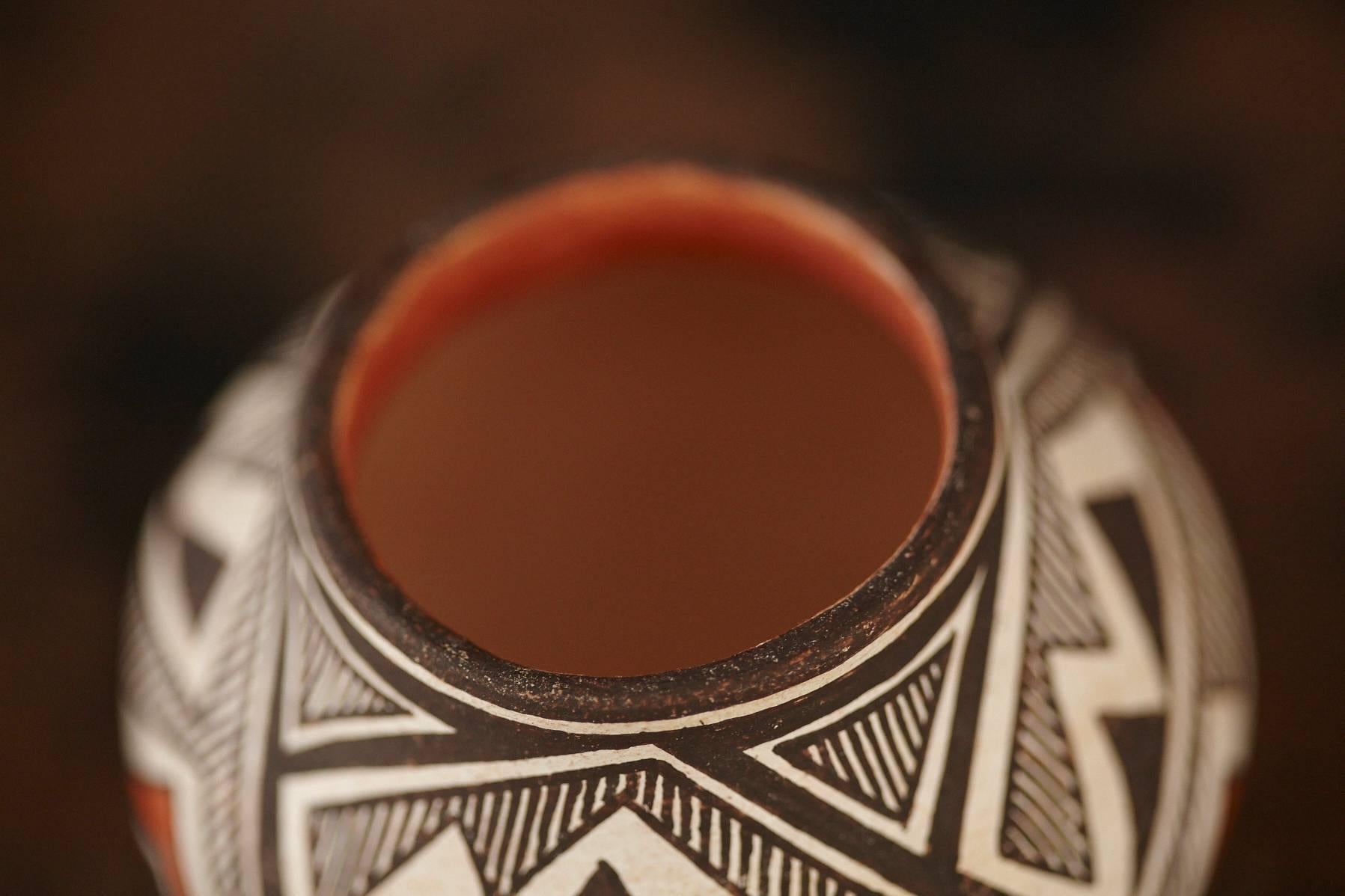 Native American Acoma Earthenware Polychromed Jar by J.G. Louis, circa 1970s 2