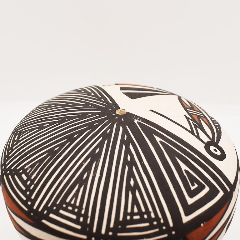 Indigene Kunst (Nord-/Südamerika) Acoma-Keramikvase im Angebot 2
