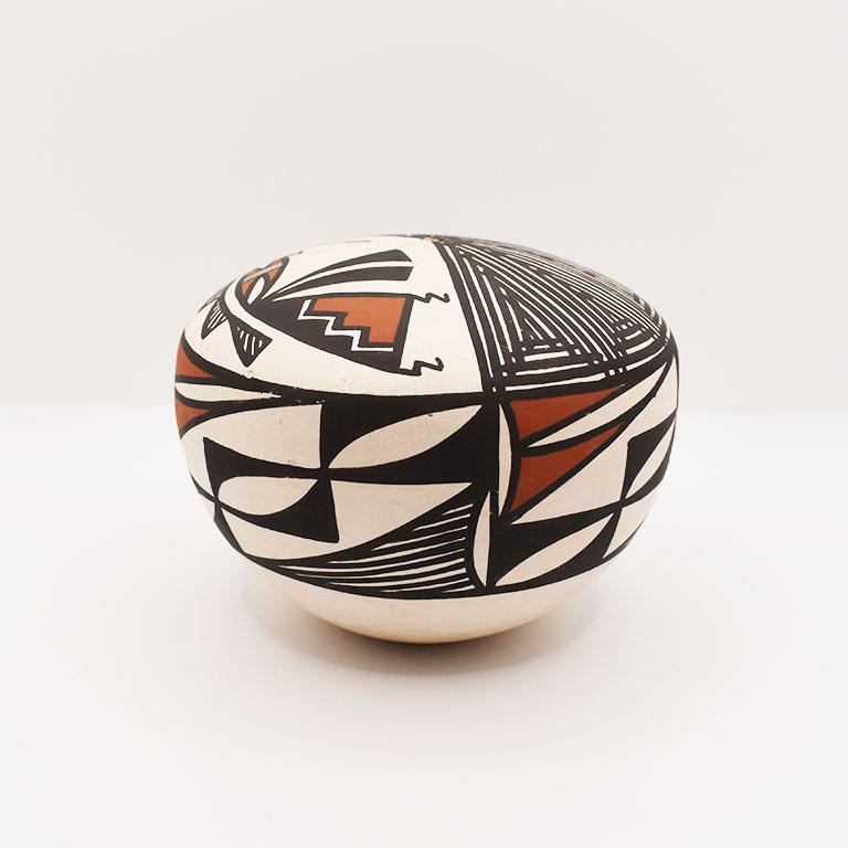 Native American Acoma Pottery Seed Pot - New Mexico For Sale 1