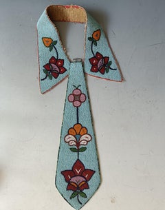 Native American Antique Beaded Collar Tie  plateau Nez perce