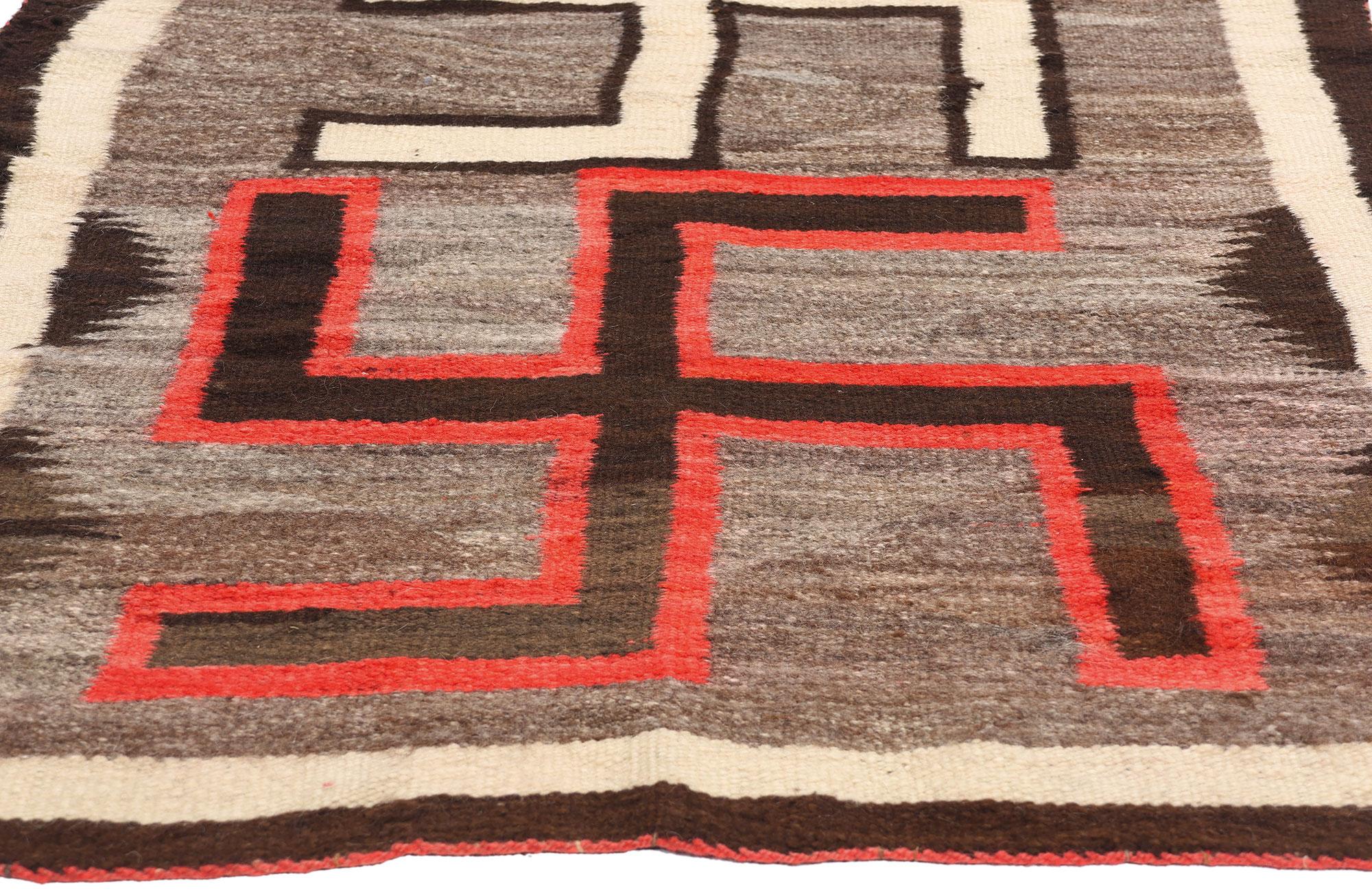 Américain Tapis amérindien ancien de style Navajo en cristal tourbillonnant, 03'04 x 07'10 en vente