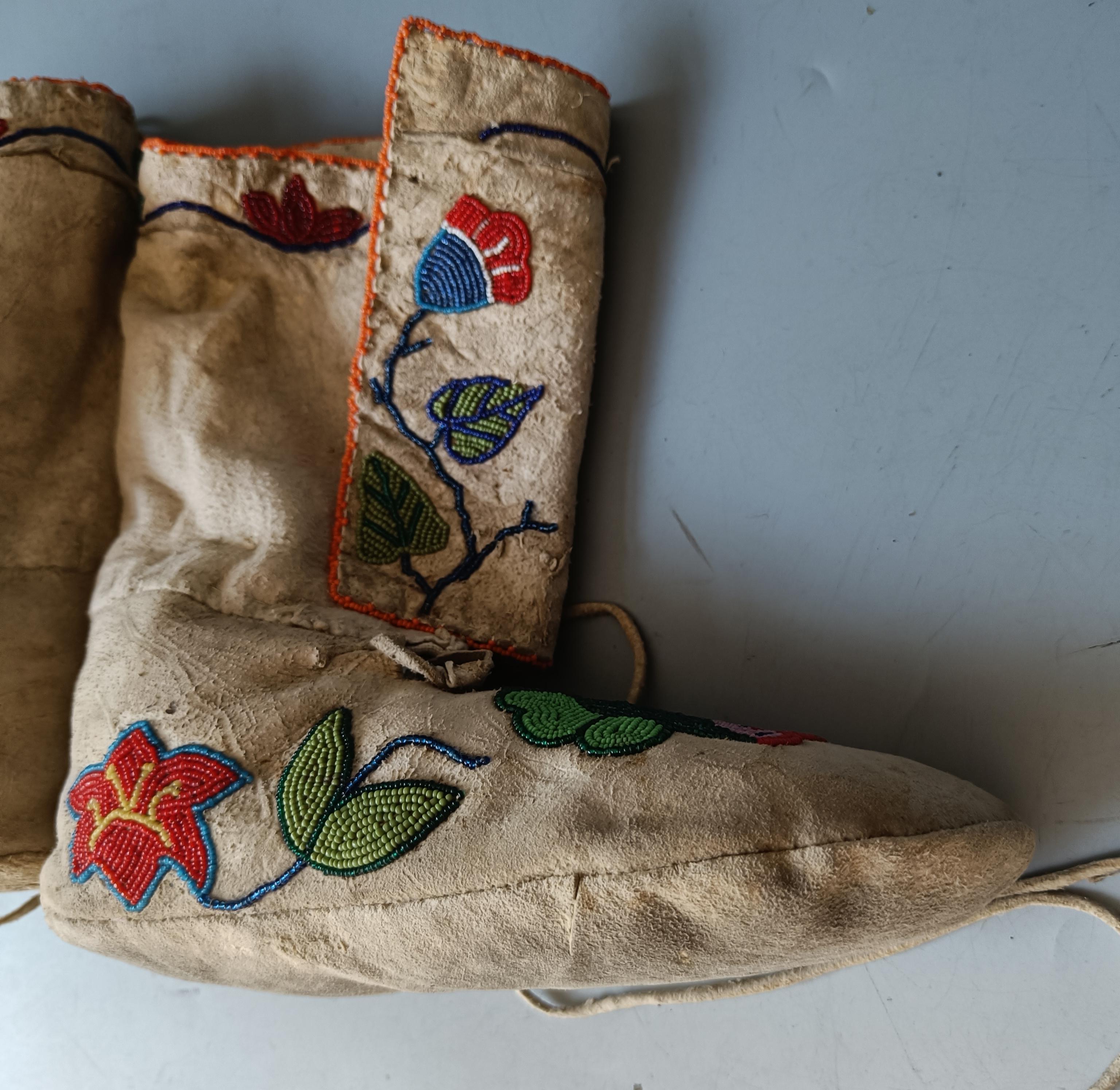 20th Century Native American Antique Iroquois Beaded Moccasins