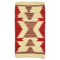 Tapis Kilim amérindien ancien avec deux collines grises Navajo de style