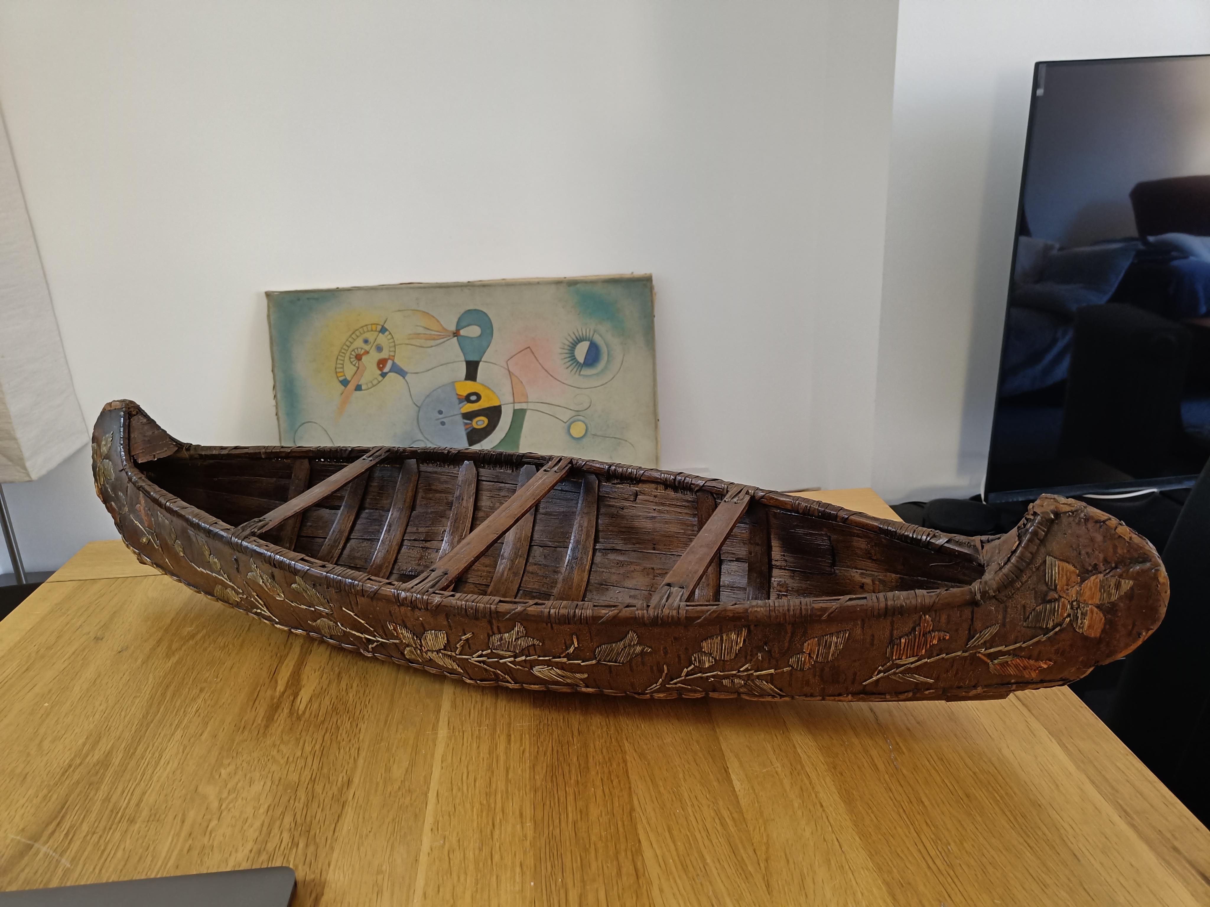 XIXe siècle Grande bélière amérindienne ancienne modèle Micmac en bouleau  canoë Woodlands C.I.C. 1850 en vente