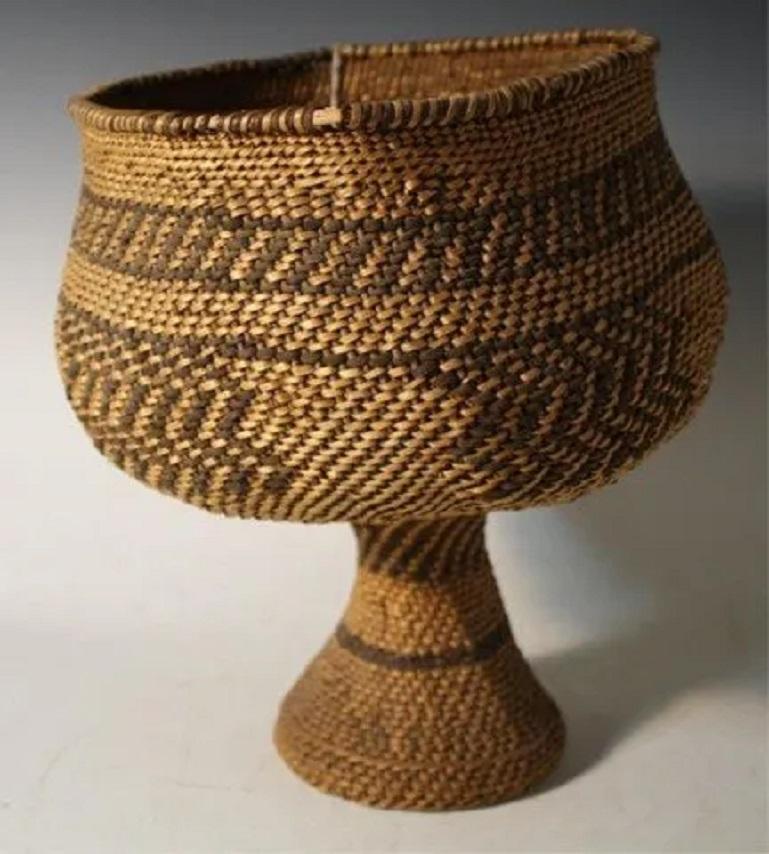 Amérindien Corbeille à pied à motif chevron amérindien en vente