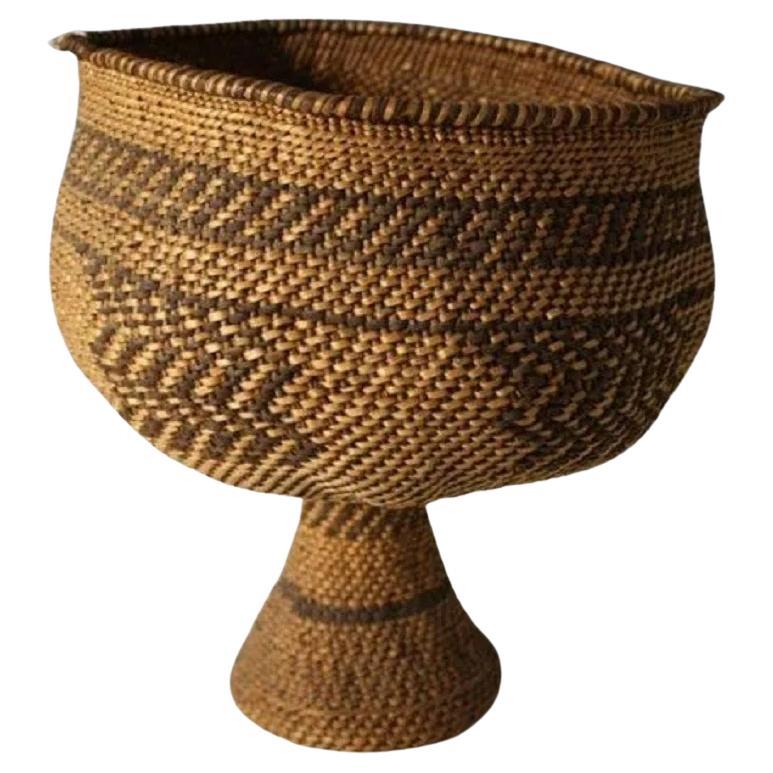 Corbeille à pied à motif chevron amérindien