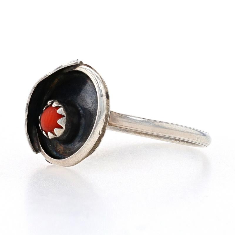 Native American Coral Solitaire Ring - Sterling Silver 925 Feather In Excellent Condition For Sale In Greensboro, NC